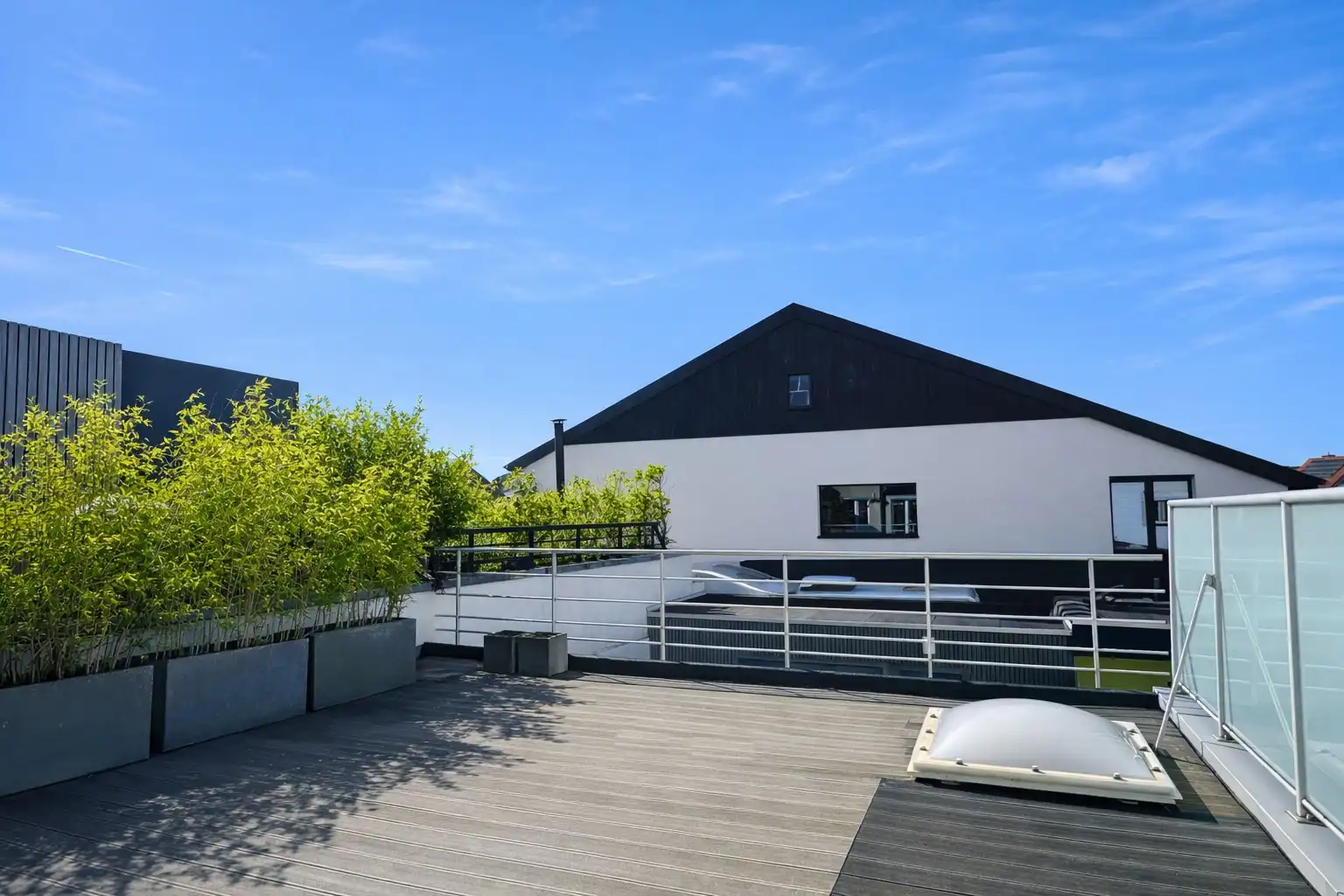 Ruime triplex met 3 slaapkamers in centrum Heist foto 7