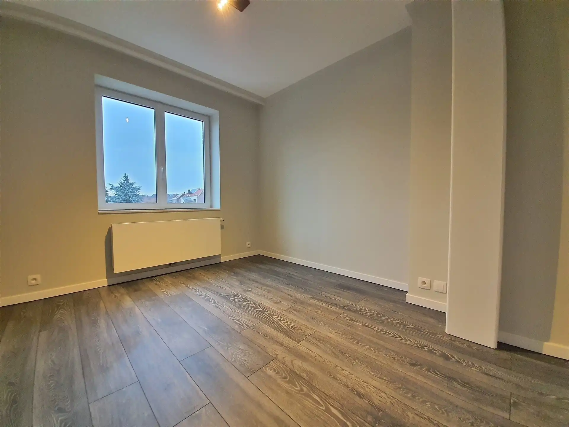 Gerenoveerd appartement met 2 slaapkamers foto 9