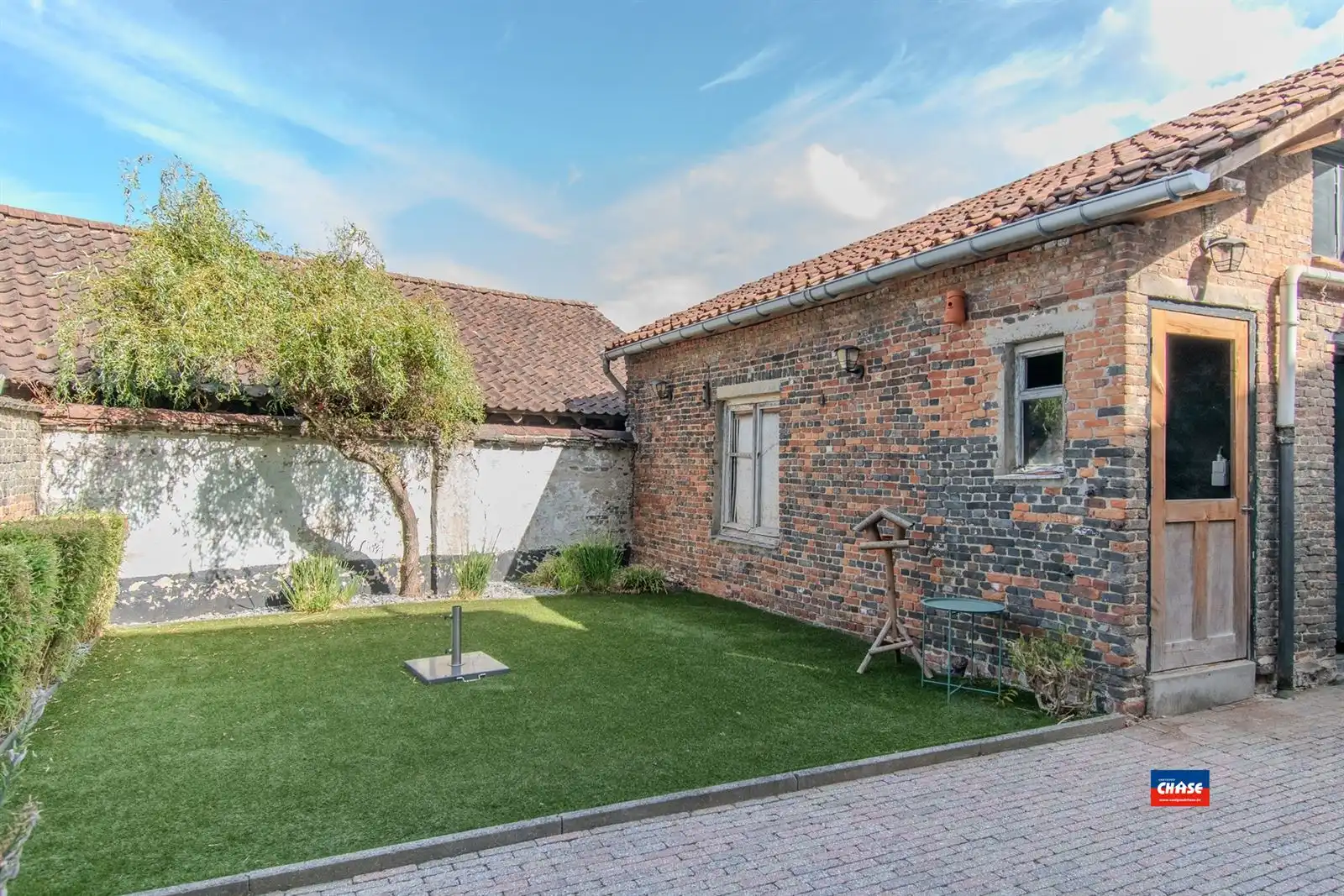 Authentieke woning met zes slaapkamers en tuin met toegang naar de steenbakkerij foto 24
