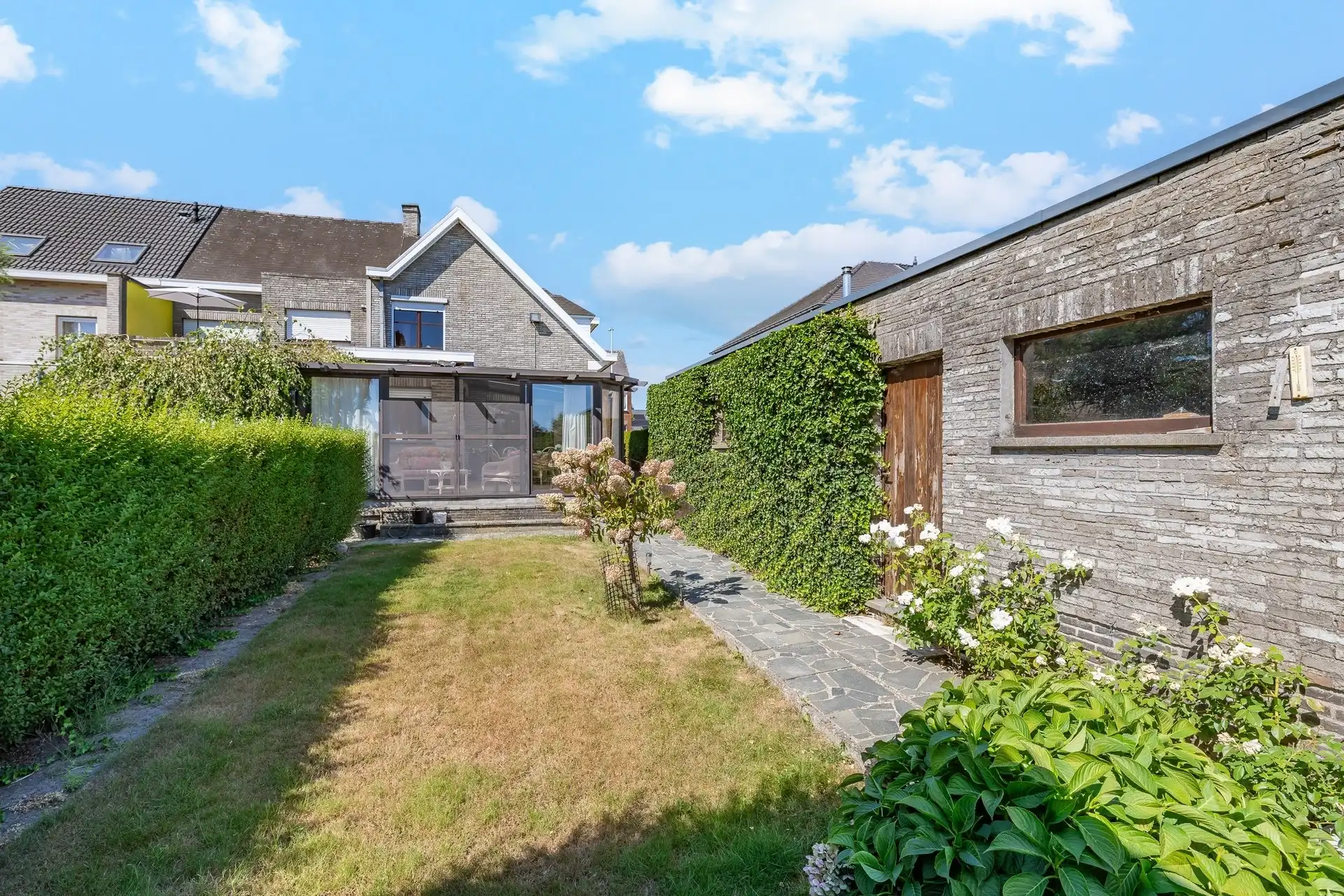 Statige woning met 3 slks, zuidgerichte tuin en veel parkeermogelijkheid foto 25