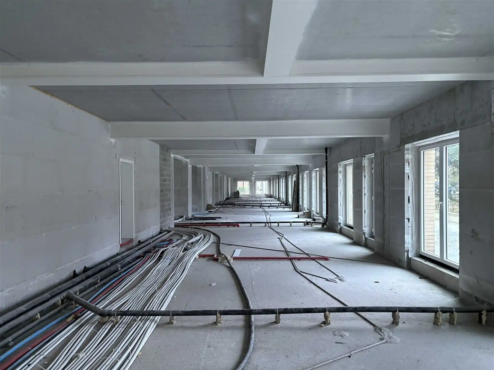 Gelijkvloers van 707m² (of 3 kleinere units) foto 3