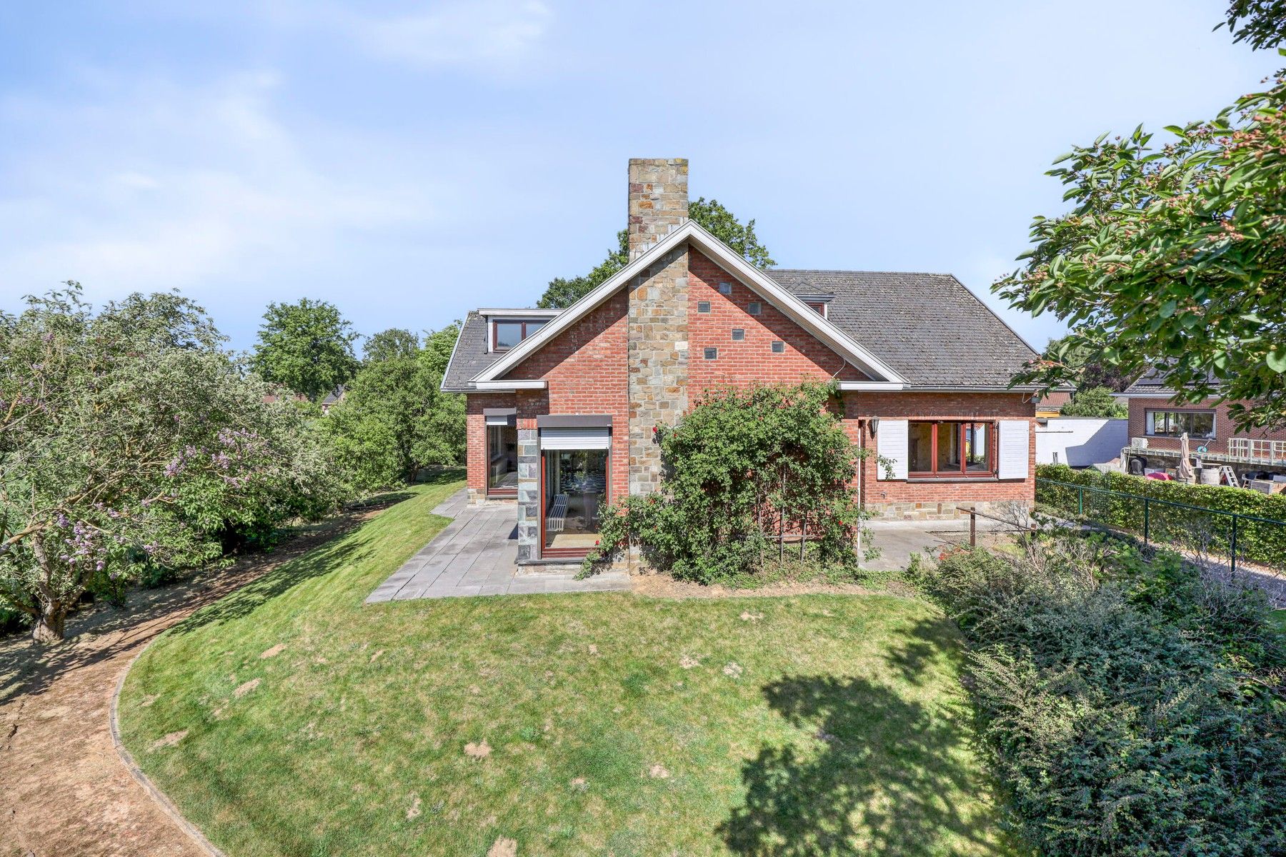 Hoofdfoto van de publicatie: Woning met uniek zicht gelegen midden in de natuur.