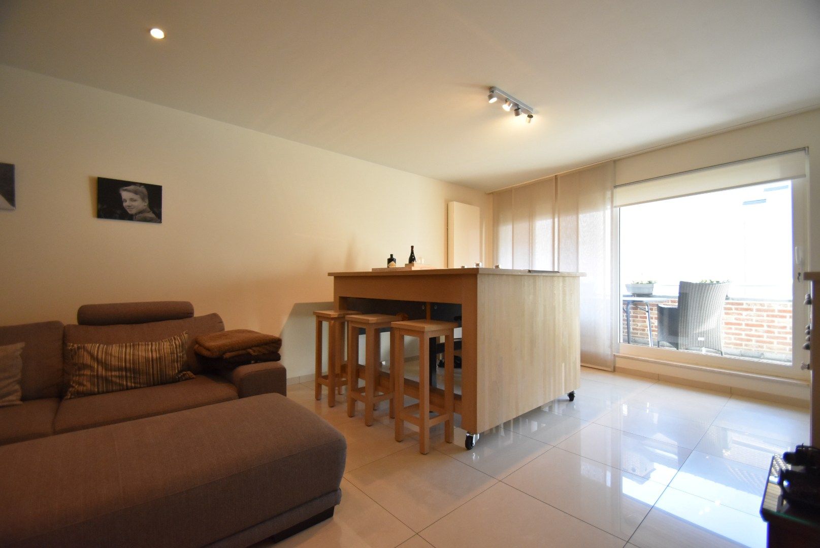 Zeer nette en ruime stadswoning/duplex-appartement met inpandige garage in hartje Bilzen foto 12