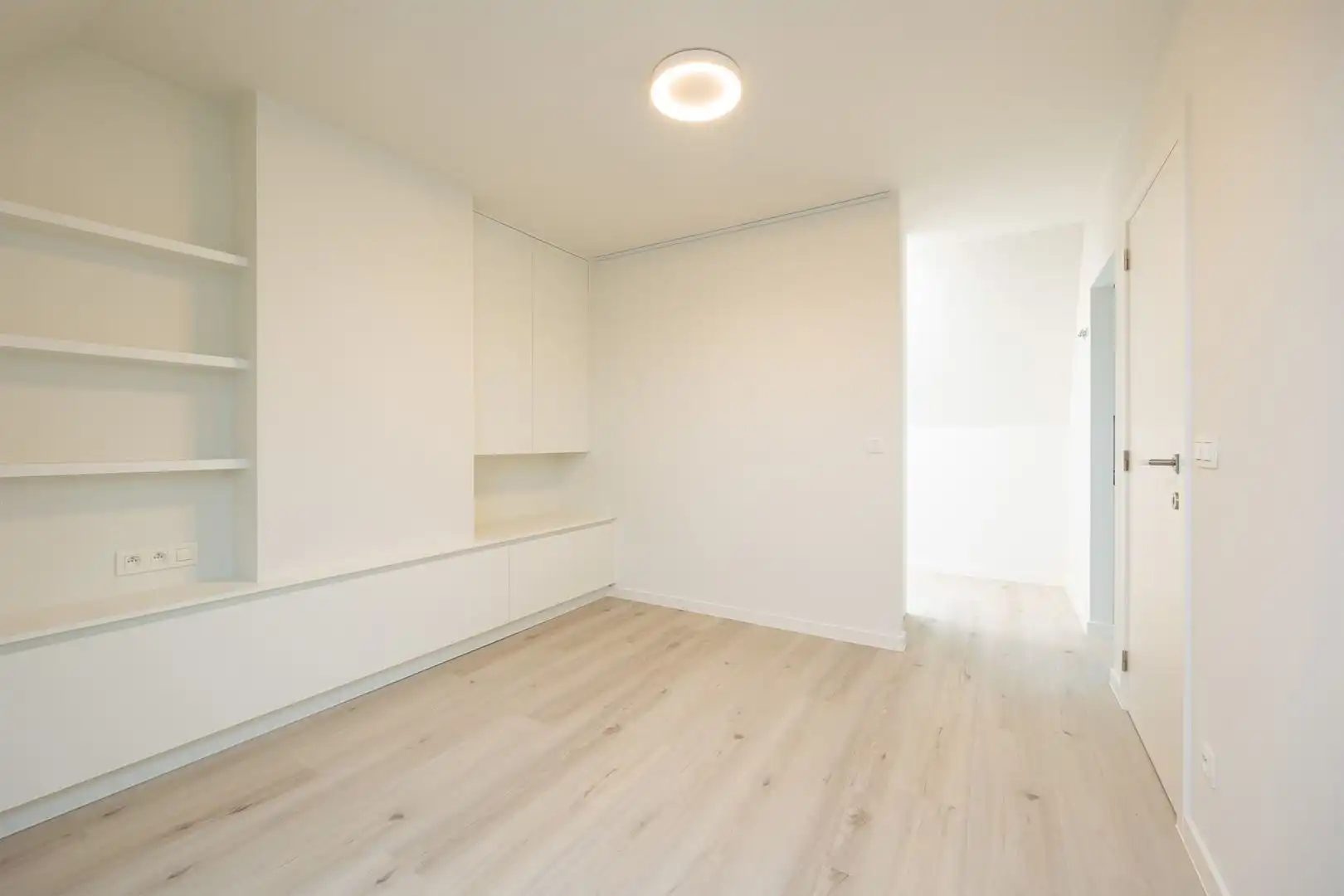 Mooi appartement met autostaanplaats foto 6