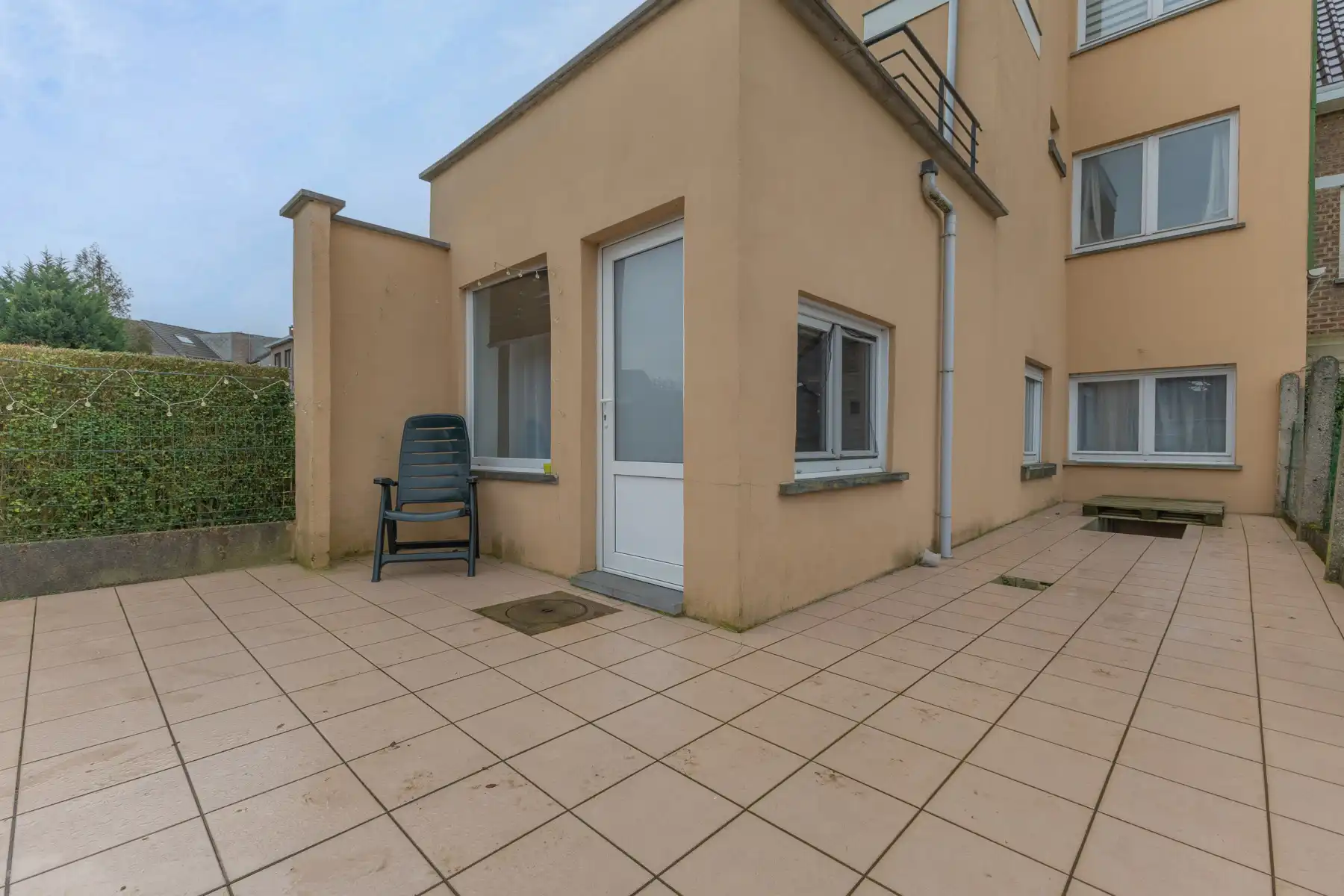 Gelijkvloers appartement met terras en tuin (+ kelder) foto 20