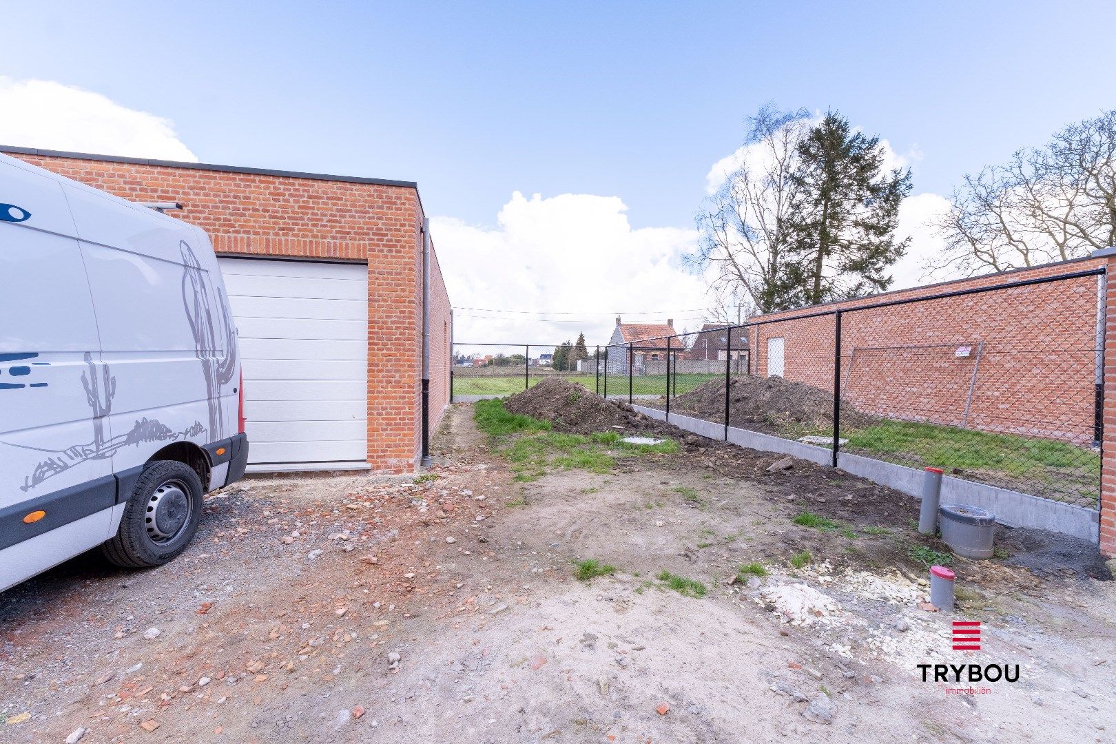 2 hoogwaardig afgewerkte nieuwbouwwoningen met garage foto 19