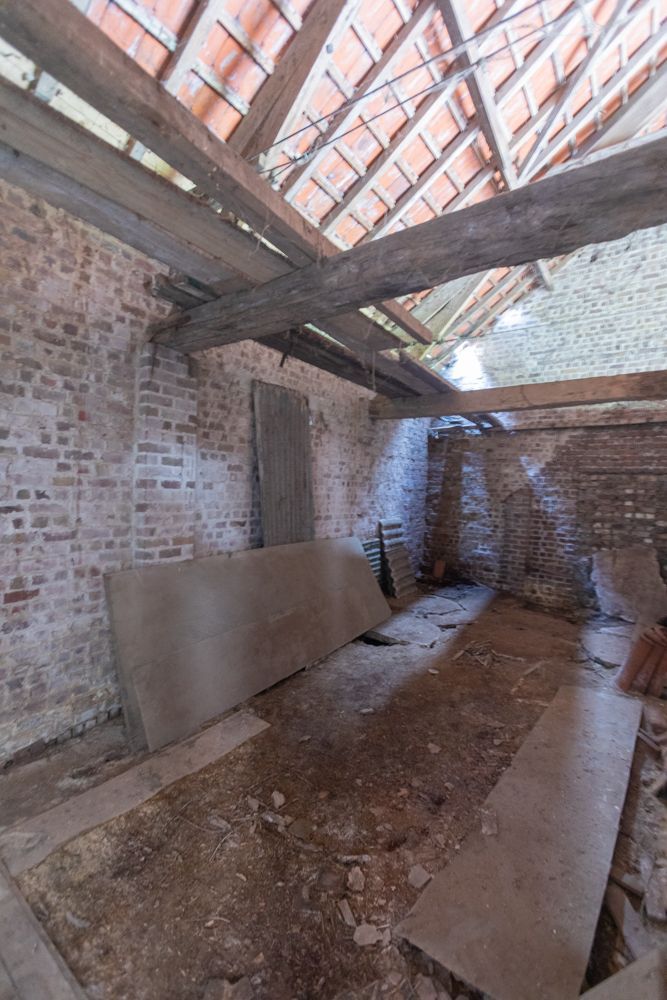 Hoeve met stallen op 3780 m² aan de grens met Elsegem foto 33