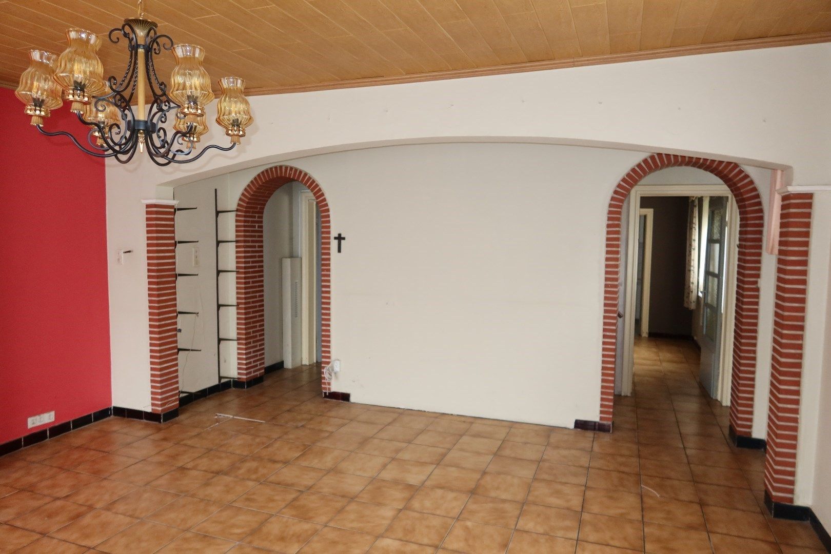 Renovatiewoning met 2 tot 3 slk, garage en koertje aan gunstige prijs foto 3