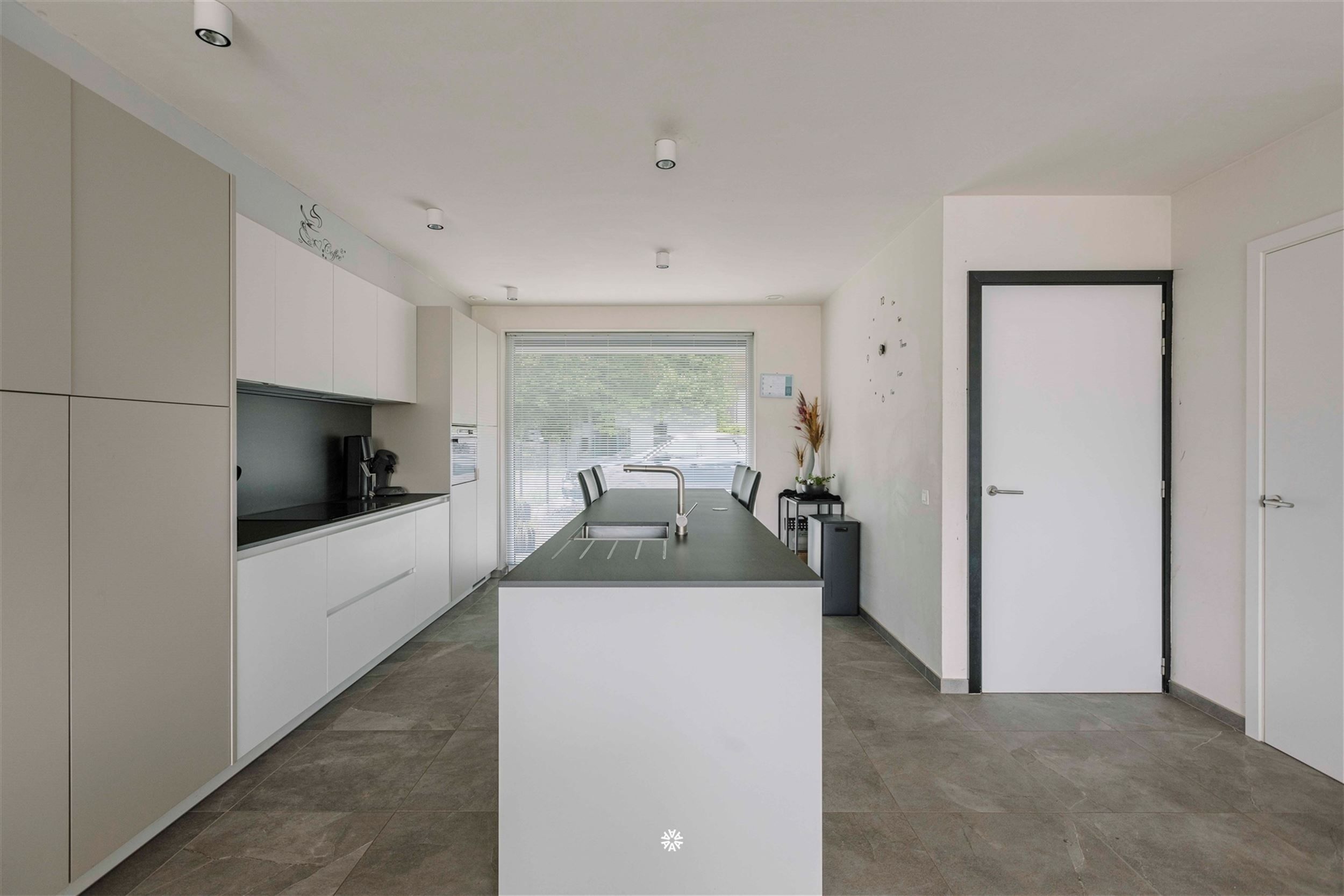 Moderne nieuwbouwwoning met zonnige tuin te Lokeren foto 10