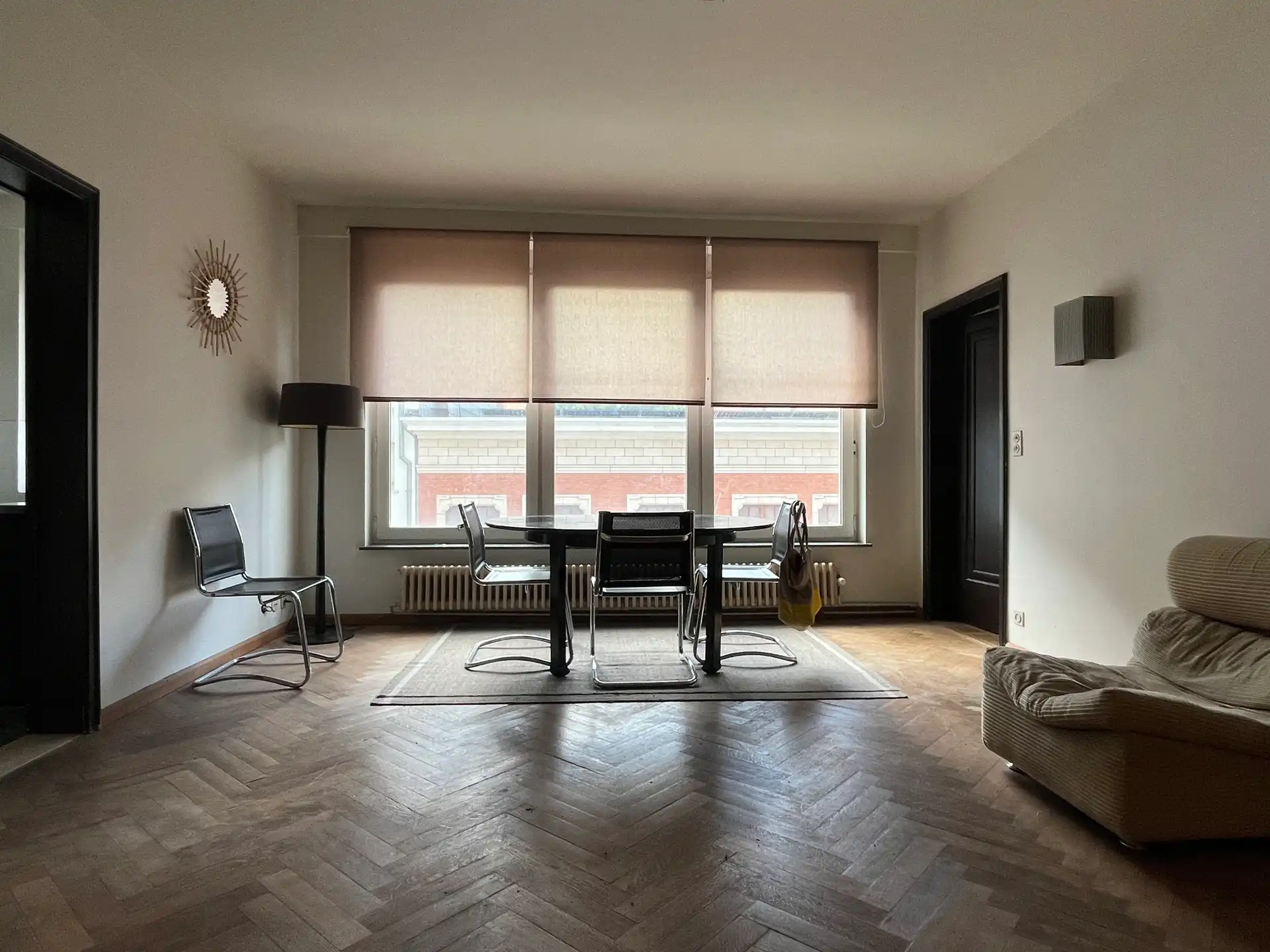 Vintage 1-slaapkamer appartement op toplocatie. foto {{pictureIndex}}