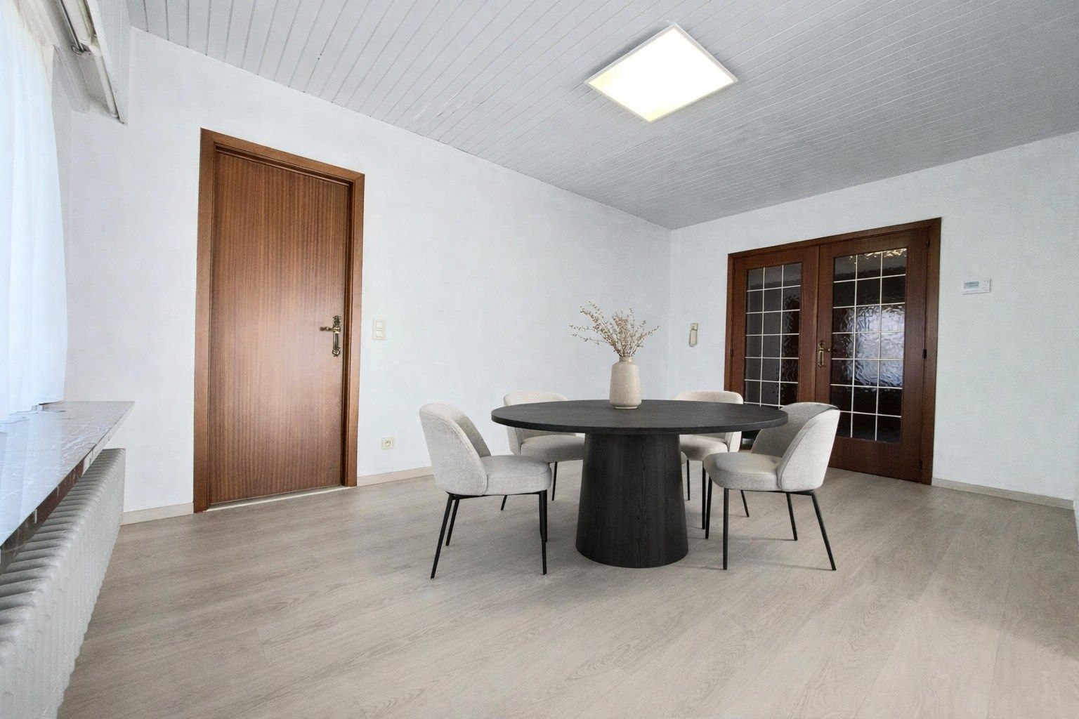 Ruime alleenstaande villa foto 9