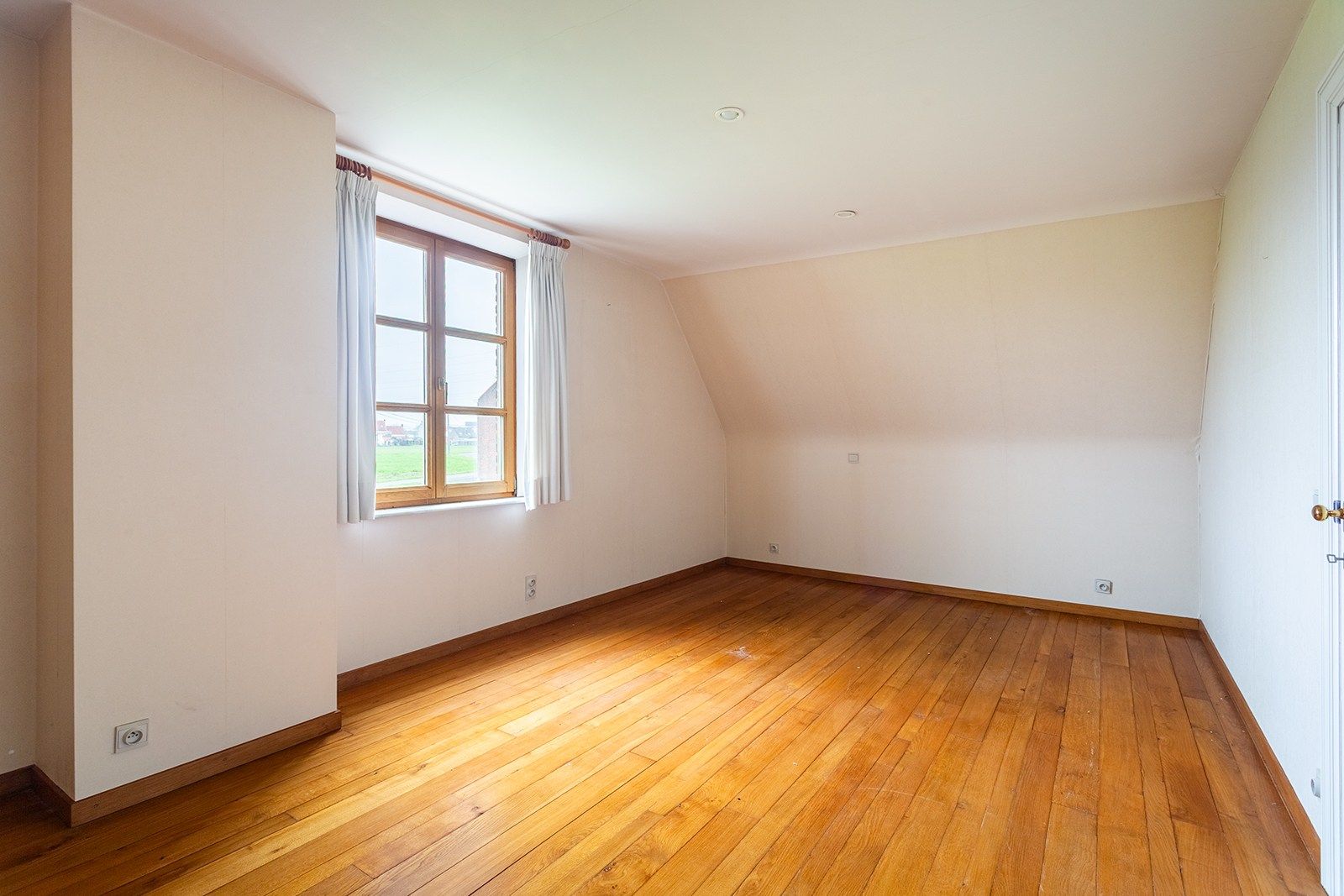 Charmante gezinswoning op 6.217 m² foto 38