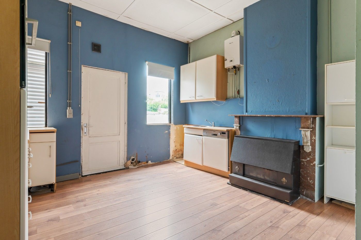 Karaktervolle, te renoveren woning met 4 slpk., garage en tuin foto 17