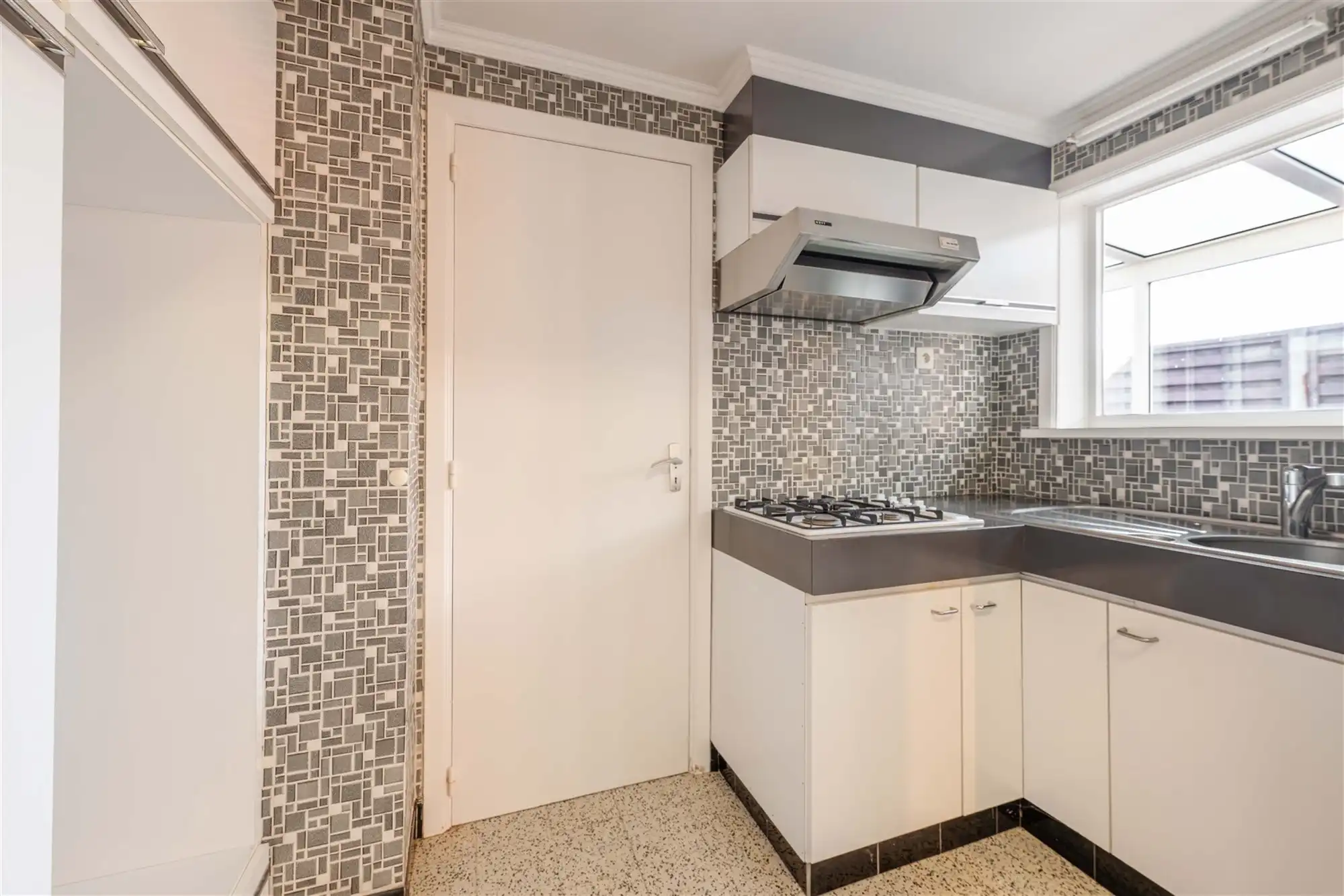 Halfopen woning op topligging te Dentergem foto 14