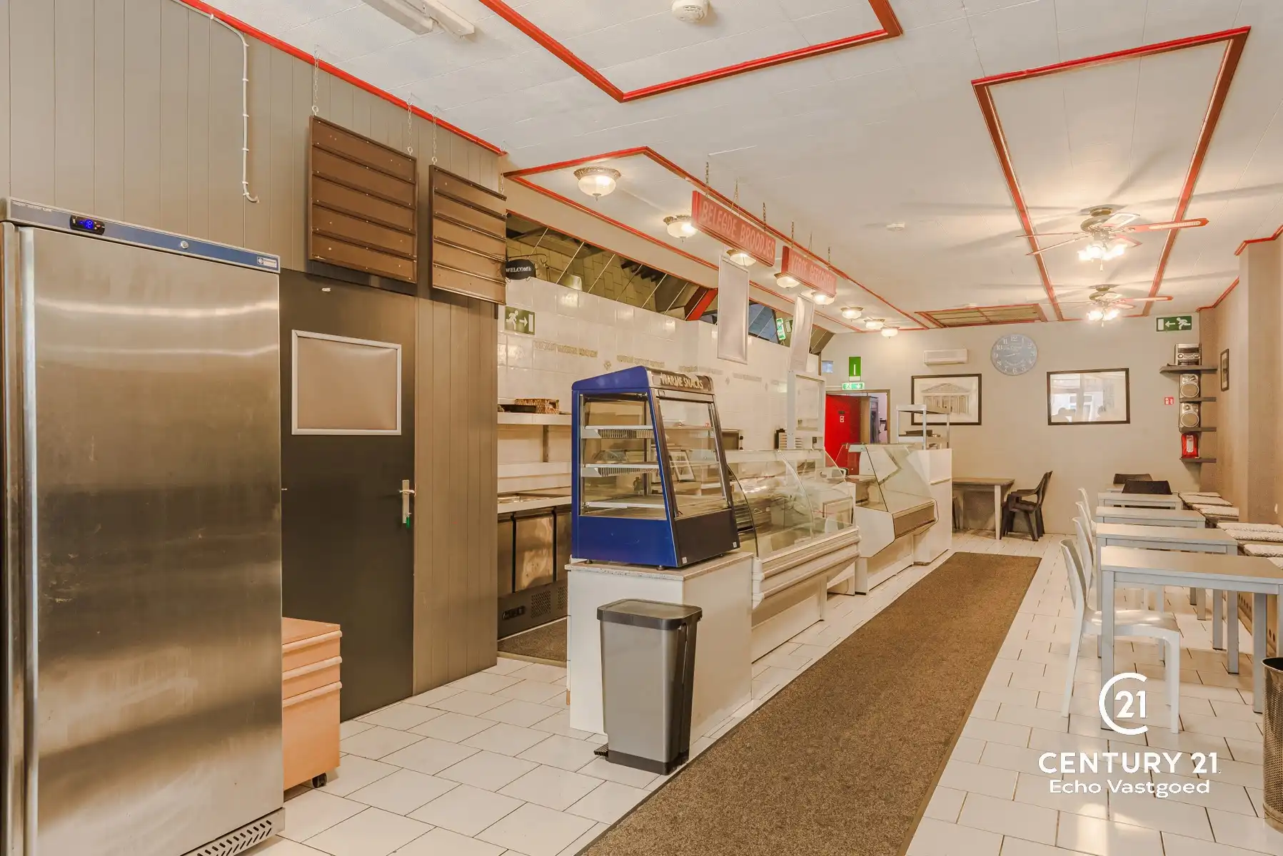 Ruim, startklaar handelspand met woonst op toplocatie foto 3