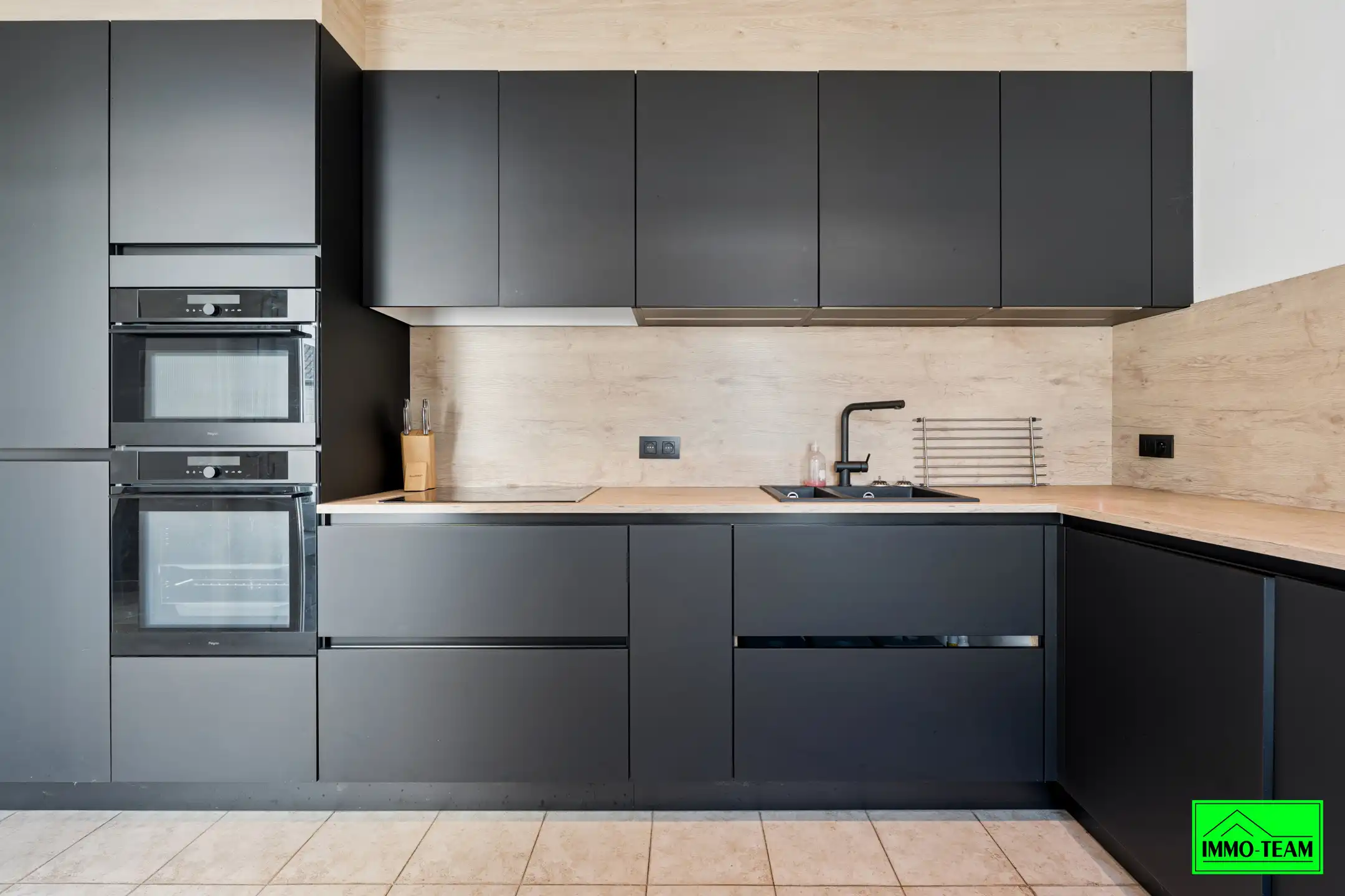 Gezellige, instapklare 2-gevelwoning nabij centrum Okegem foto 9