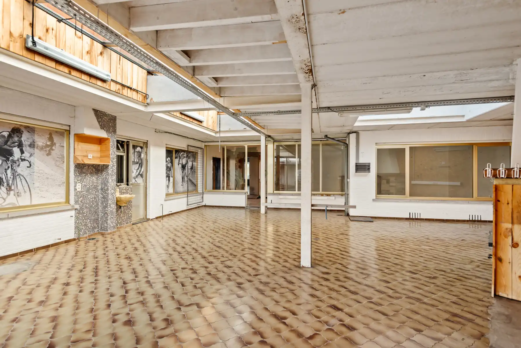 Veelzijdig commercieel pand met woongedeelte foto 10