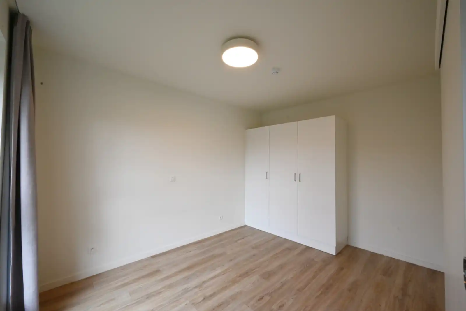 Éénkamerige assistentieflat in Izegem! foto 8