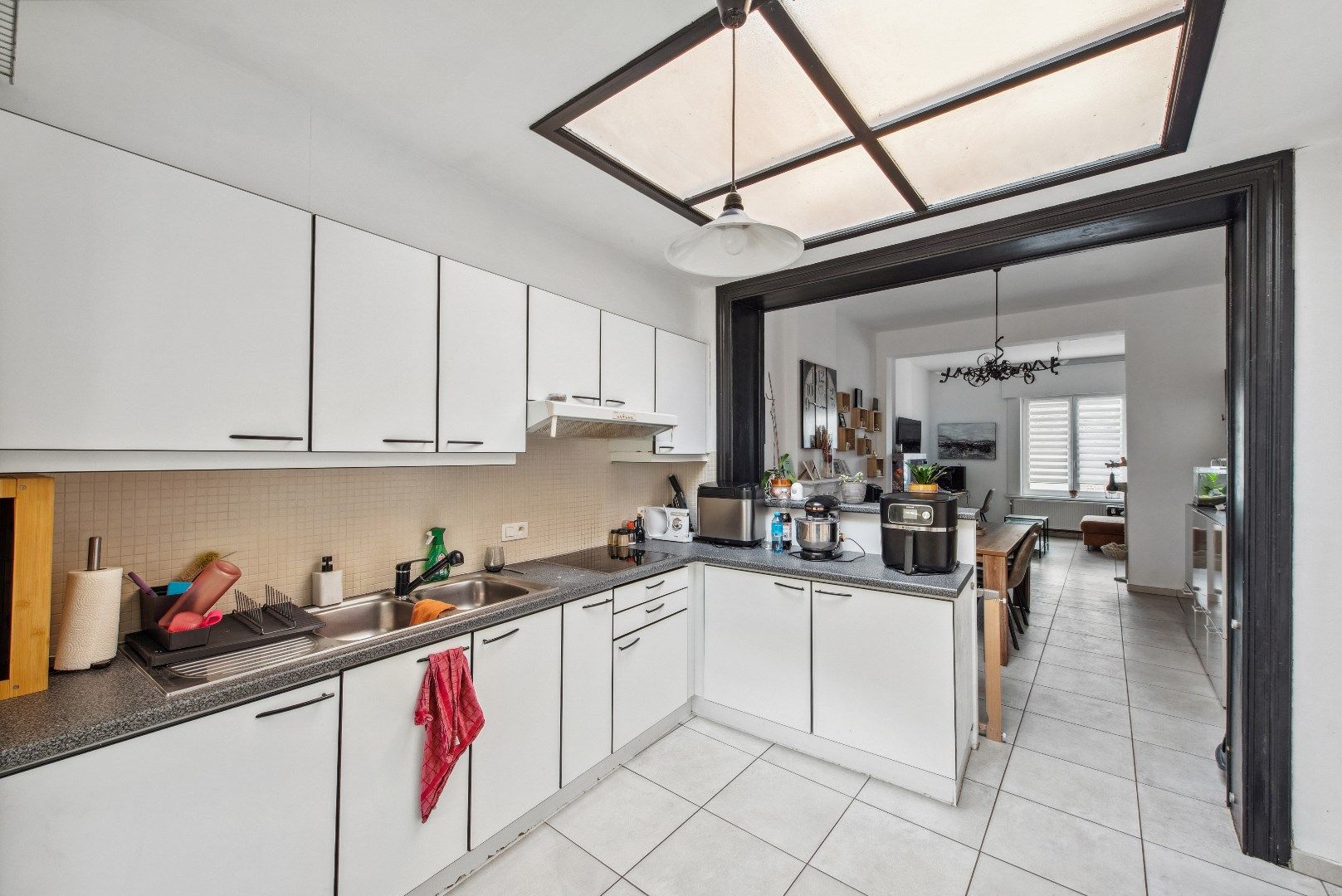 Gezinswoning met 3 slaapkamers en tuin pal in het centrum foto 9