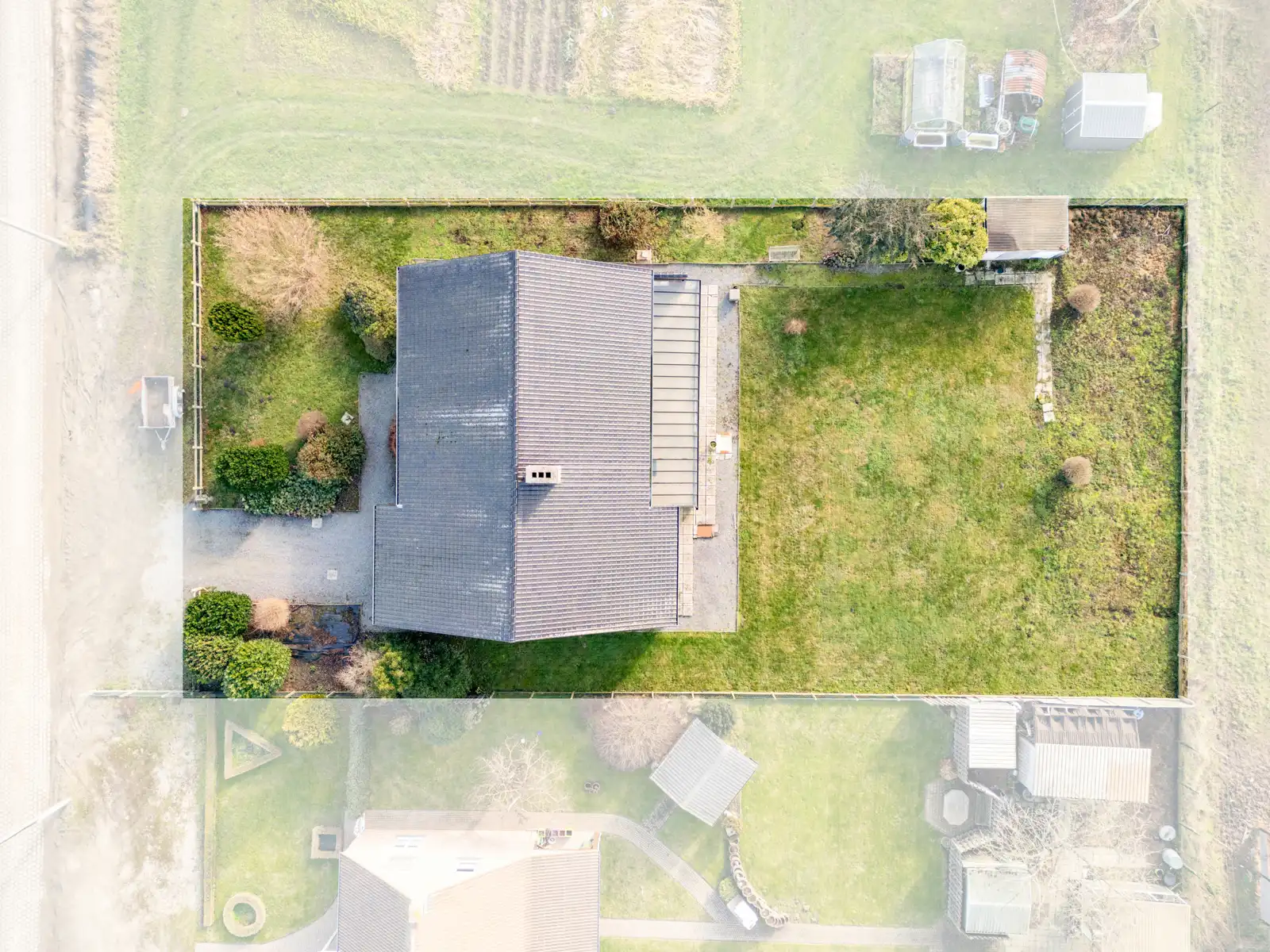 Landelijke villa met 3 slaapkamer, 2 badkamers en garage foto 2