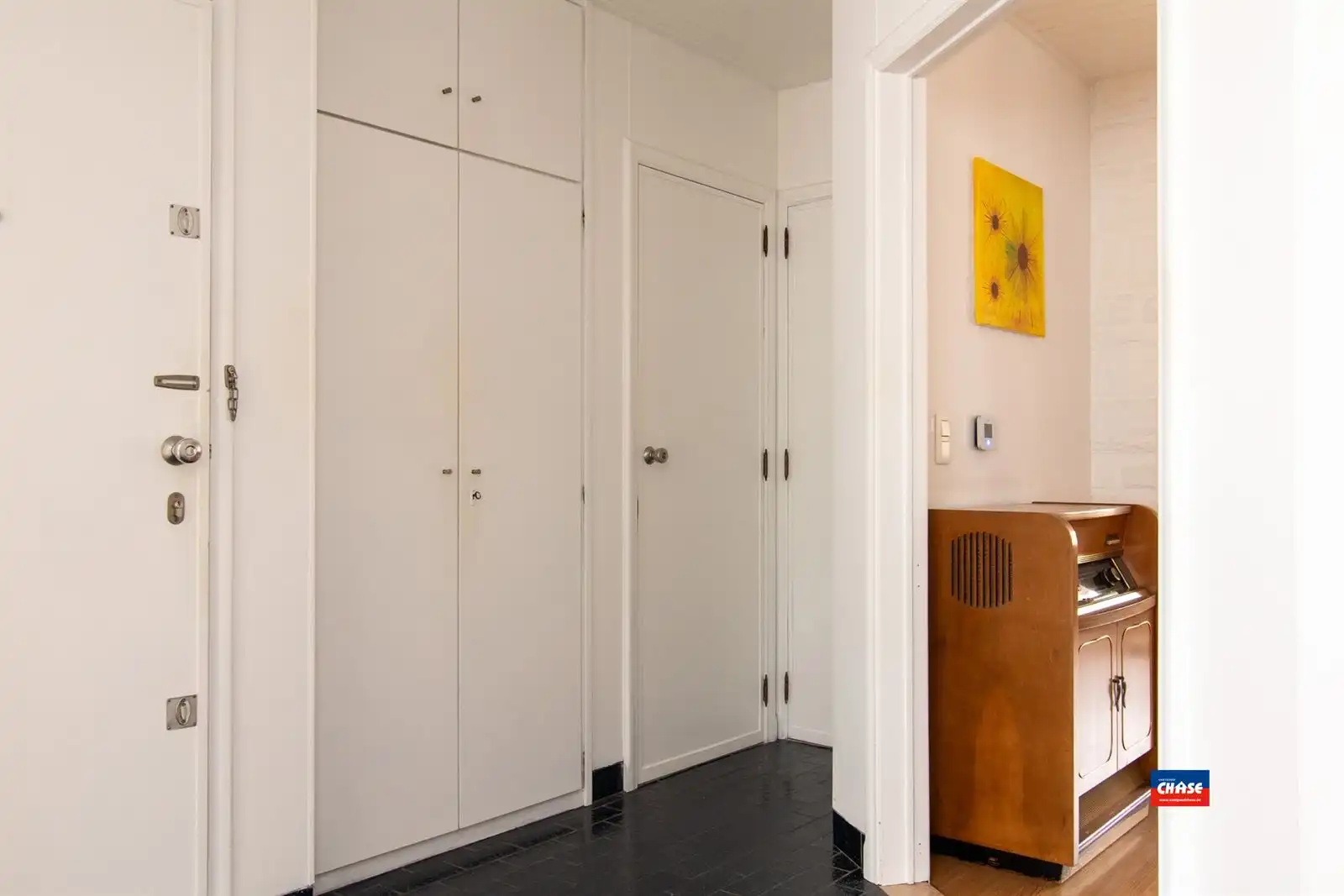 Appartement met 2 slpks, terras, berging en garagebox foto 9