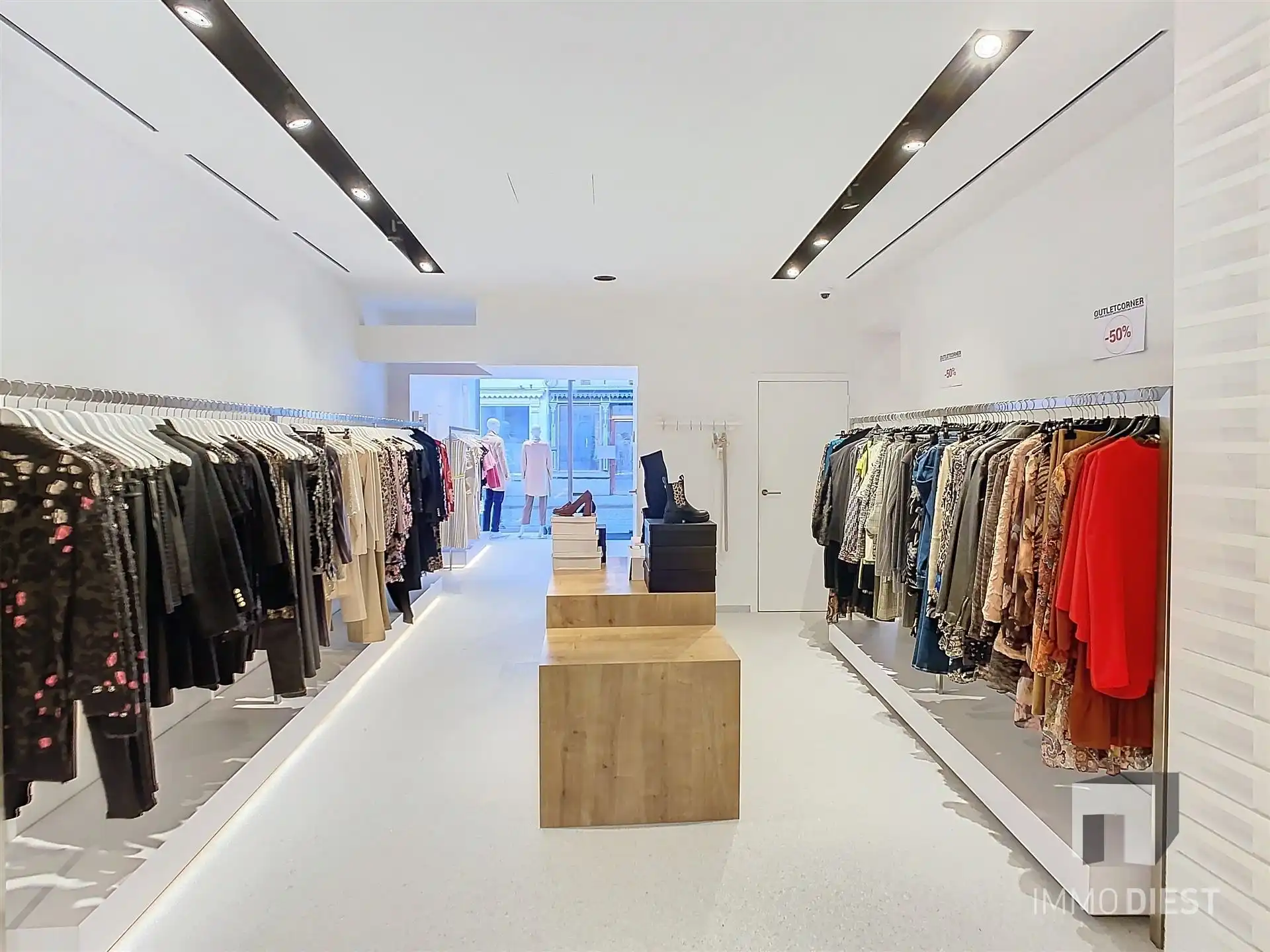 Ca. 200m² gelijkvloerse winkelruimte - uw conceptstore in het centrum van Diest foto 14