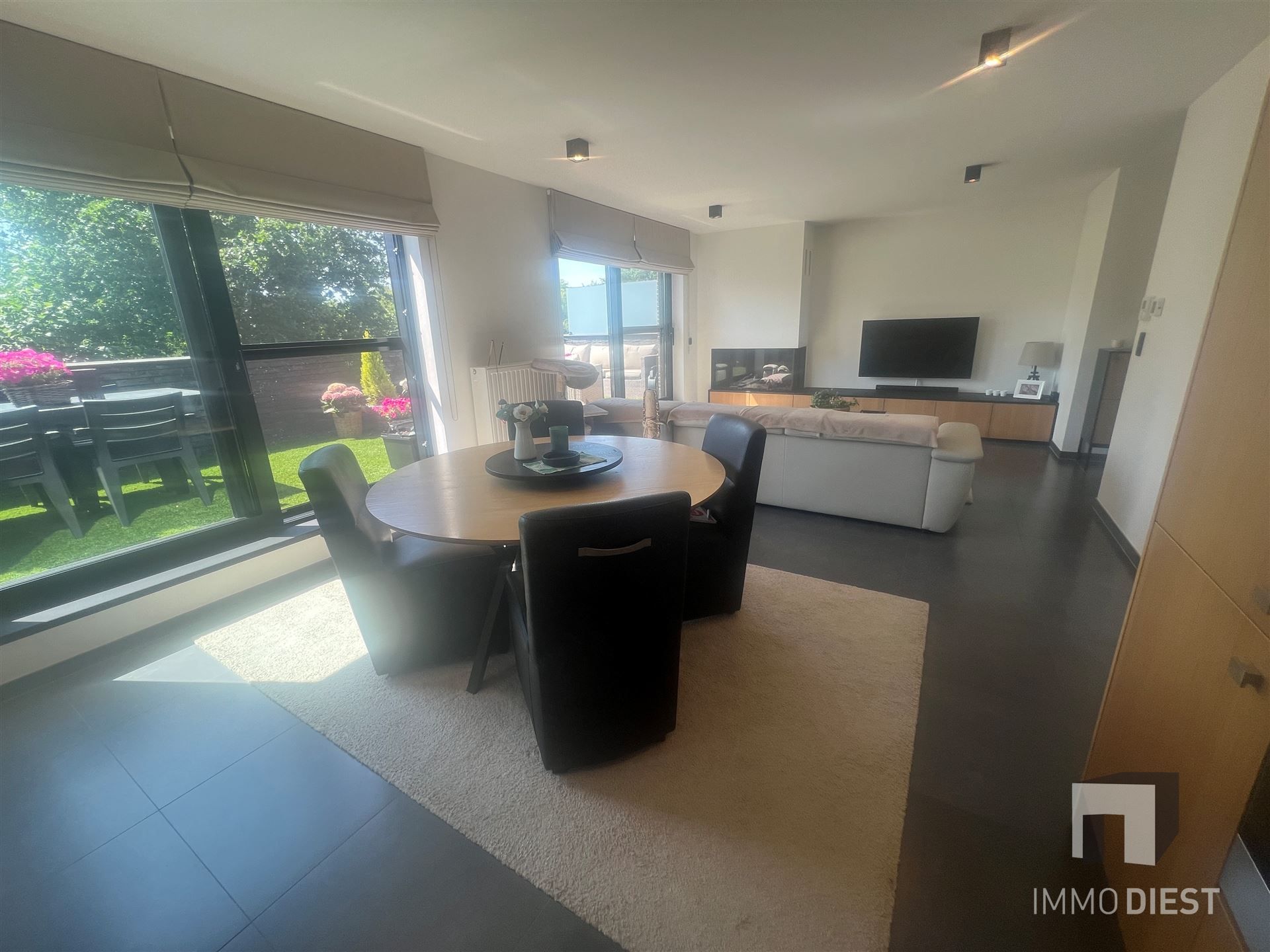 Modern duplex appartement met 3 slpkmrs foto 8