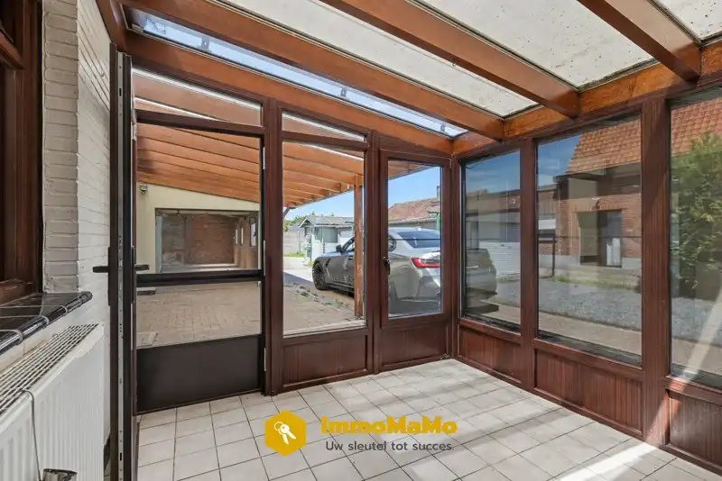 WONING MET 4 GARAGES & GROTE OPSLAGRUIMTE/HANGAAR IN WACHTEBEKE (LOCHRISTI) foto 7