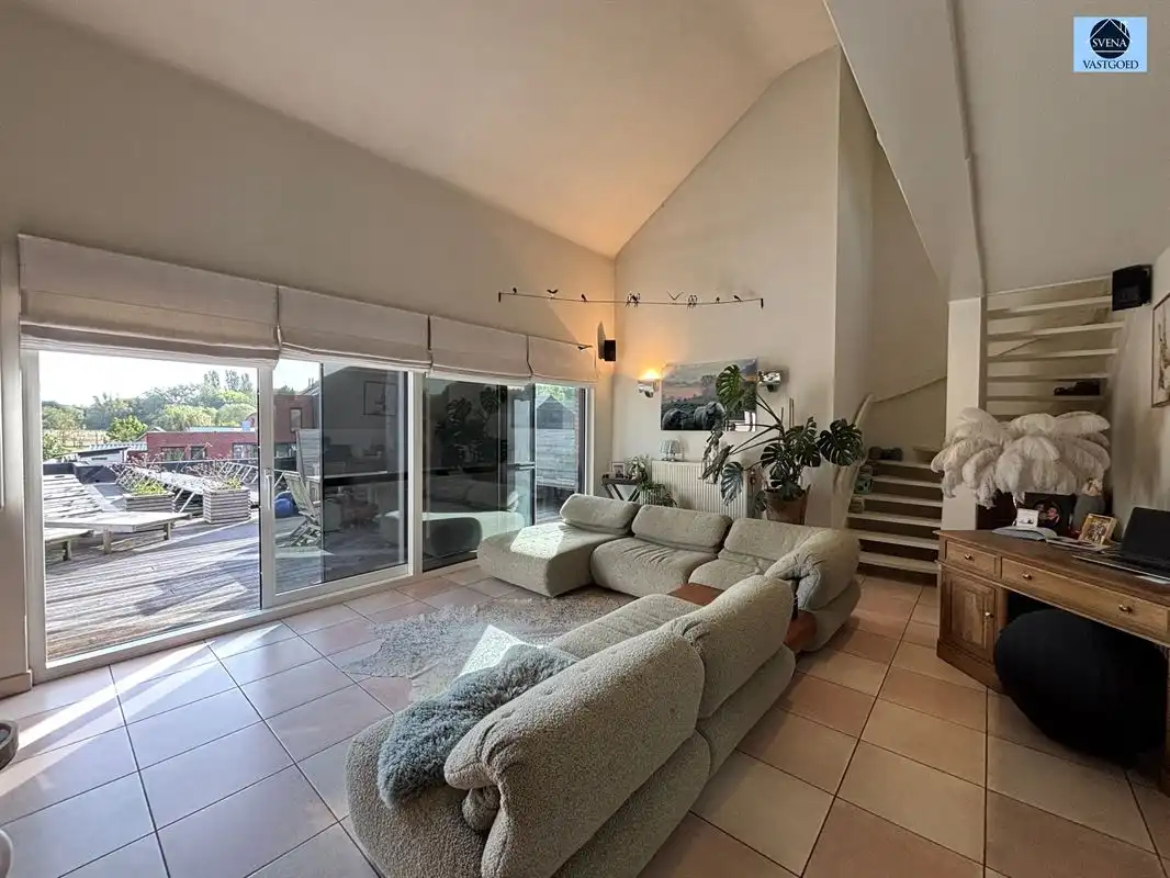 COMMERCIELE RUIMTE MET DUPLEXAPPARTEMENT- VEEL MOGELIJKHEDEN EN UITSTEKENDE ZICHTBAARHEID foto 14
