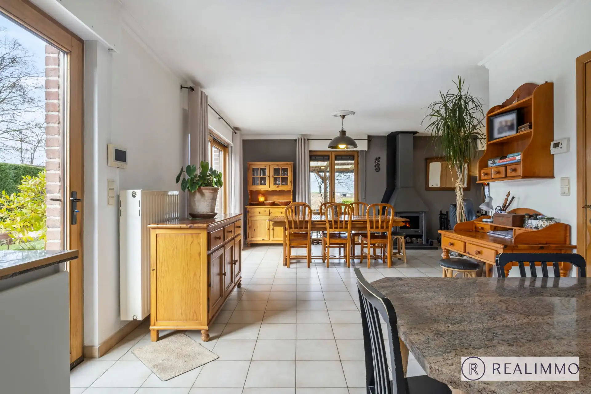 Charmante, goed onderhouden villa in résidentiële woonwijk! foto 4