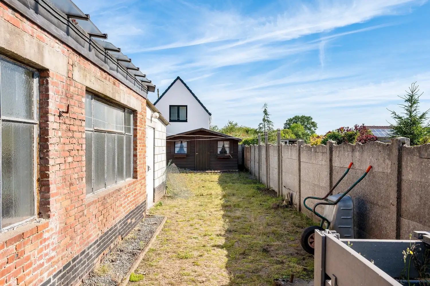 Te renoveren laagbouwwoning met garage, atelier en tuin op een perceel van 451 m². foto 18