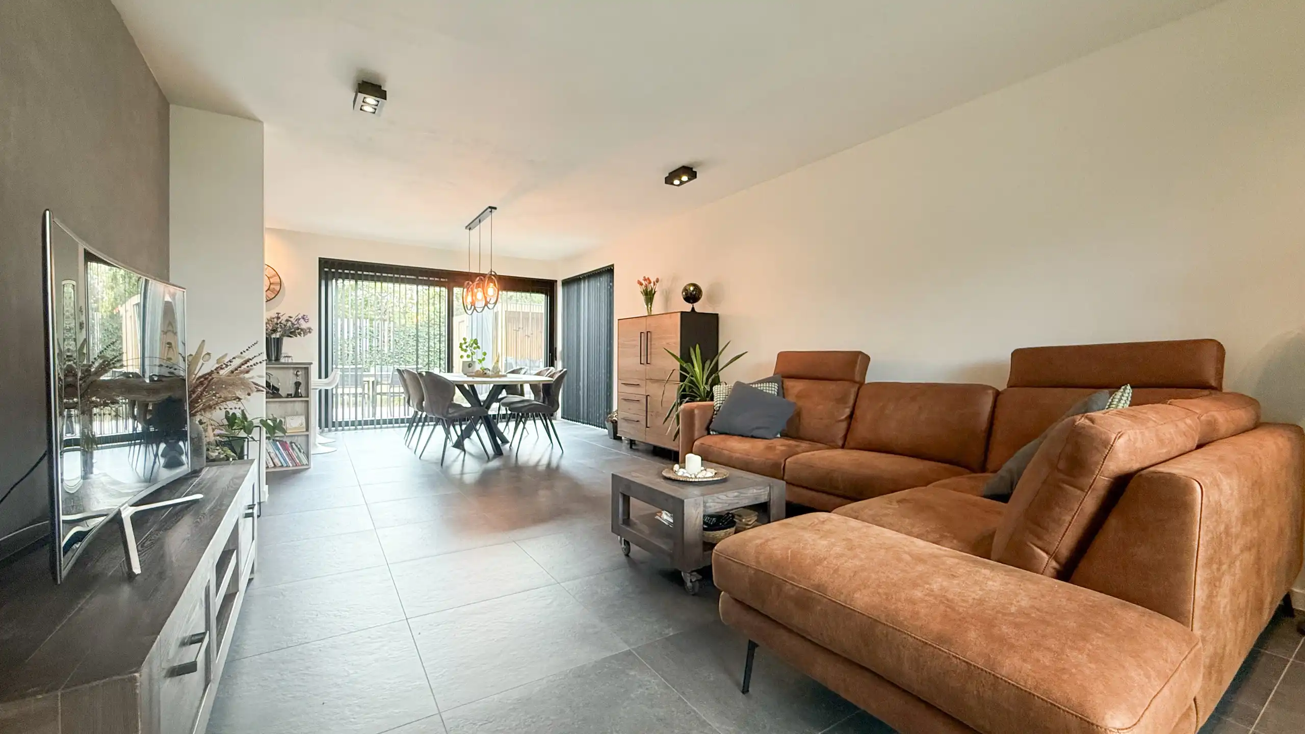 Moderne halfopen woning met 3 slpks en tuin! foto 5