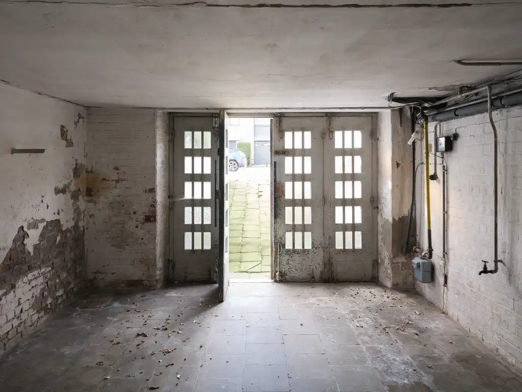 Uitzonderlijk aanbod aan het Miljoenenkwartier - Bijzonder karaktervolle, op te frissen, art-déco woning met fenomenale stadstuin nabij het Paul De Smet de Naeyerpark. foto 22