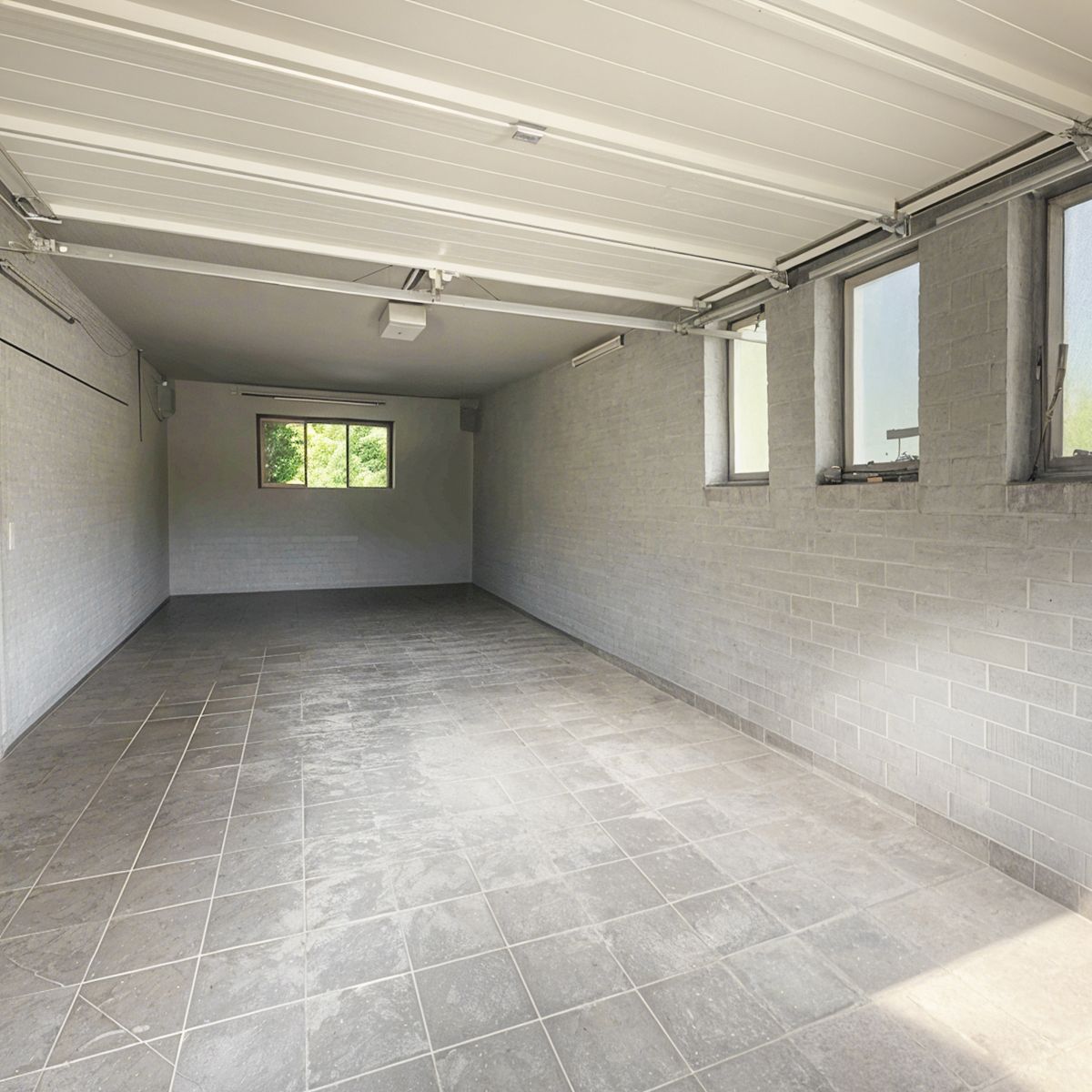 Te renoveren villa met veel potentieel foto 8