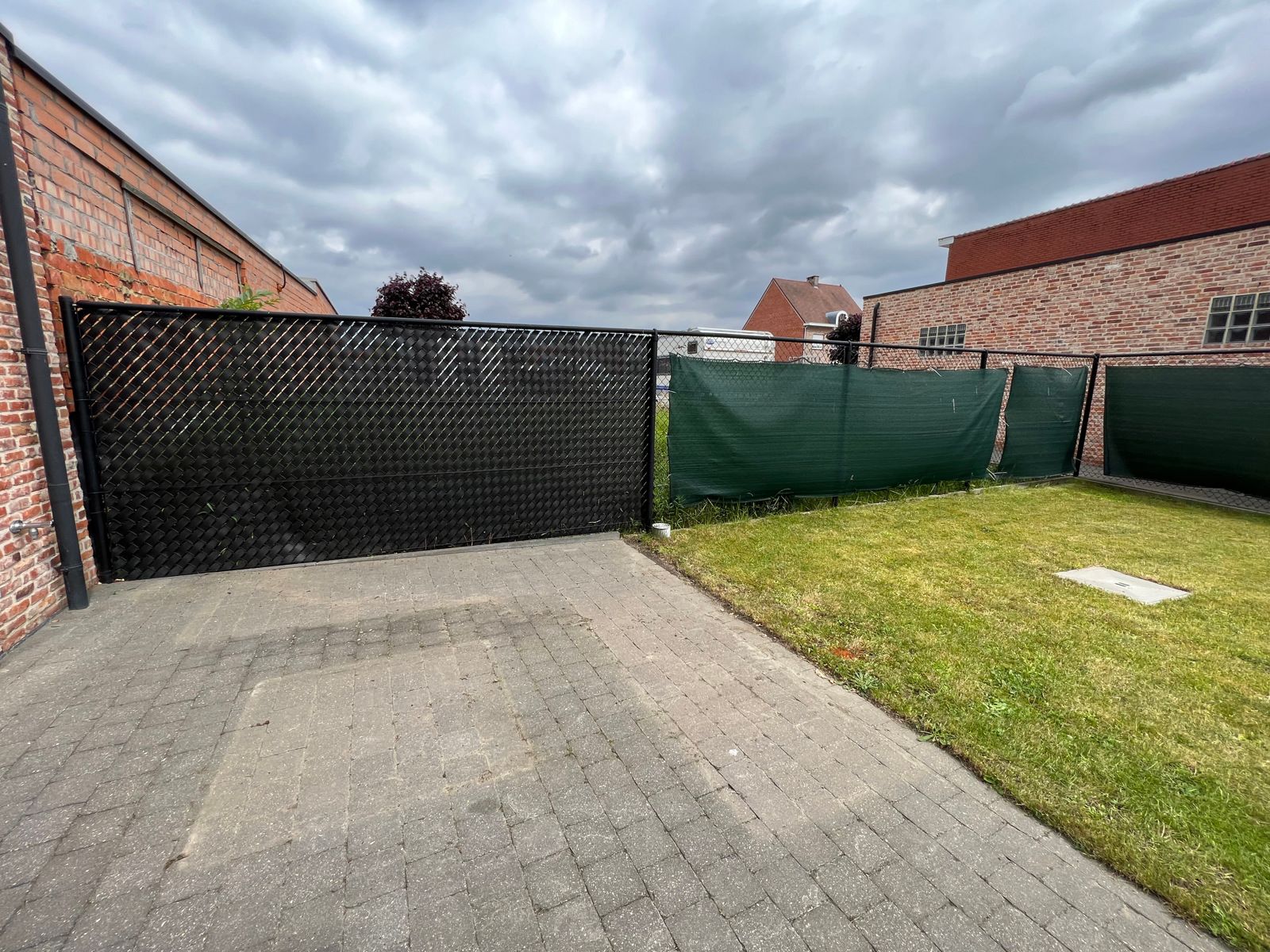 GLV app met 3slpk, tuin en parking foto 8