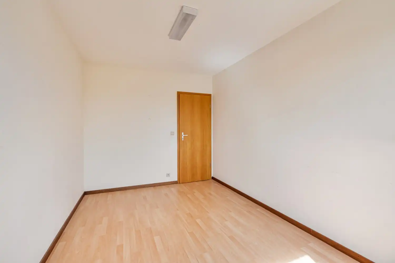 Goed gelegen hoekappartement met 2 ruime slaapkamers, een terras en een garagebox met parking ervoor te Kessel-Lo! foto 18