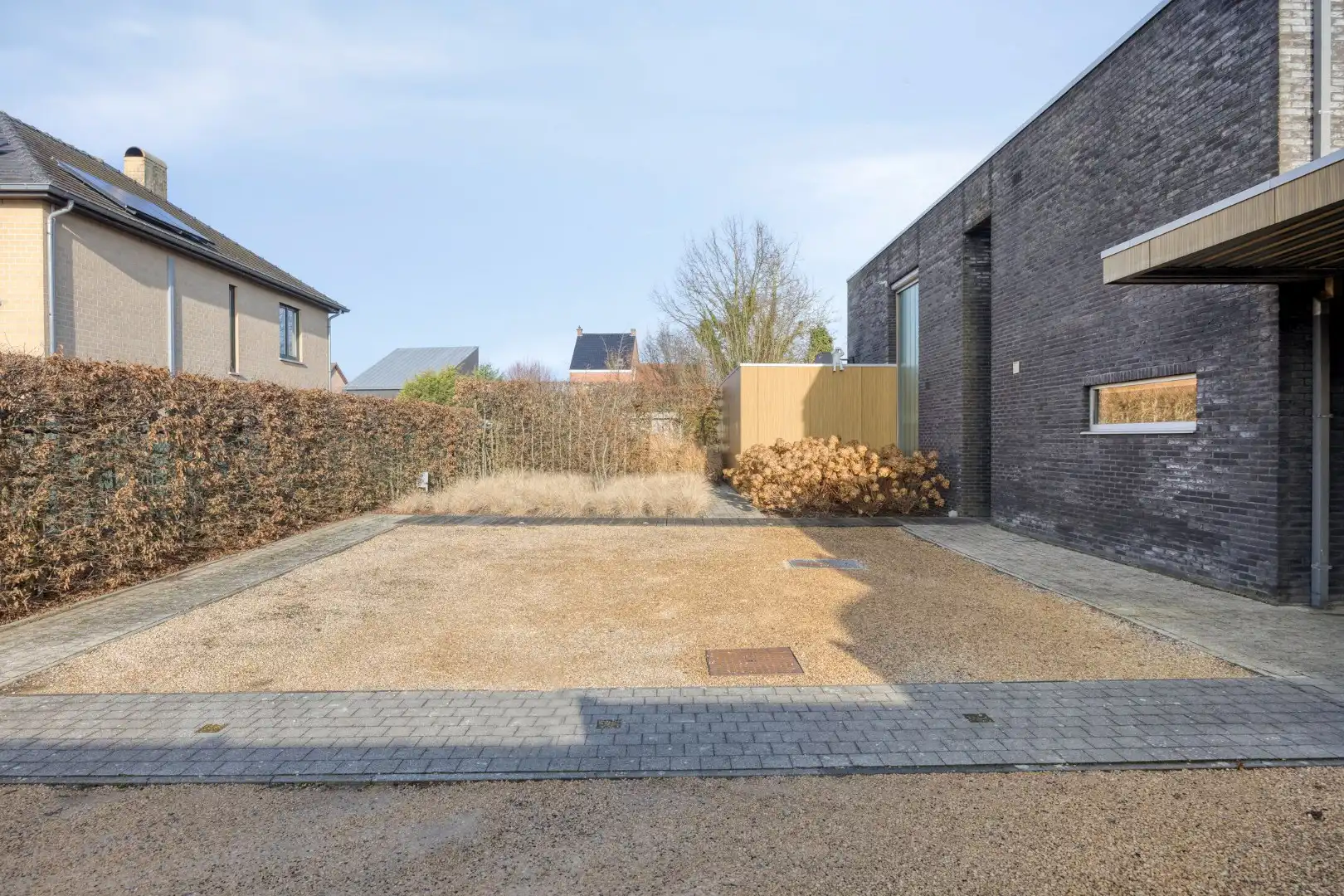 Moderne, ruim ingedeelde woning op een mooi perceel van 13 are met zwembad. foto 39