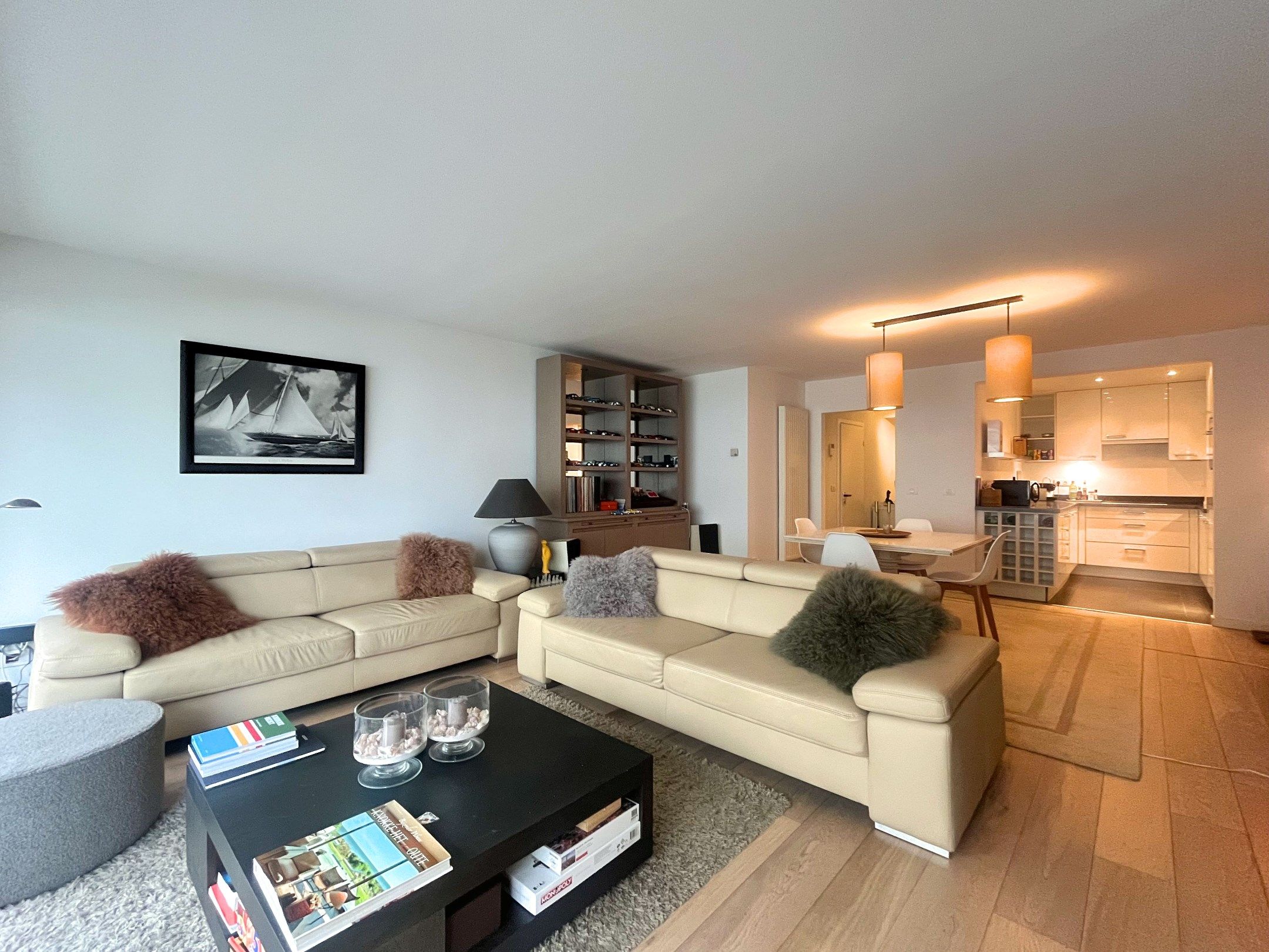 Gemeubeld appartement op de Kustlaan te Knokke foto 2