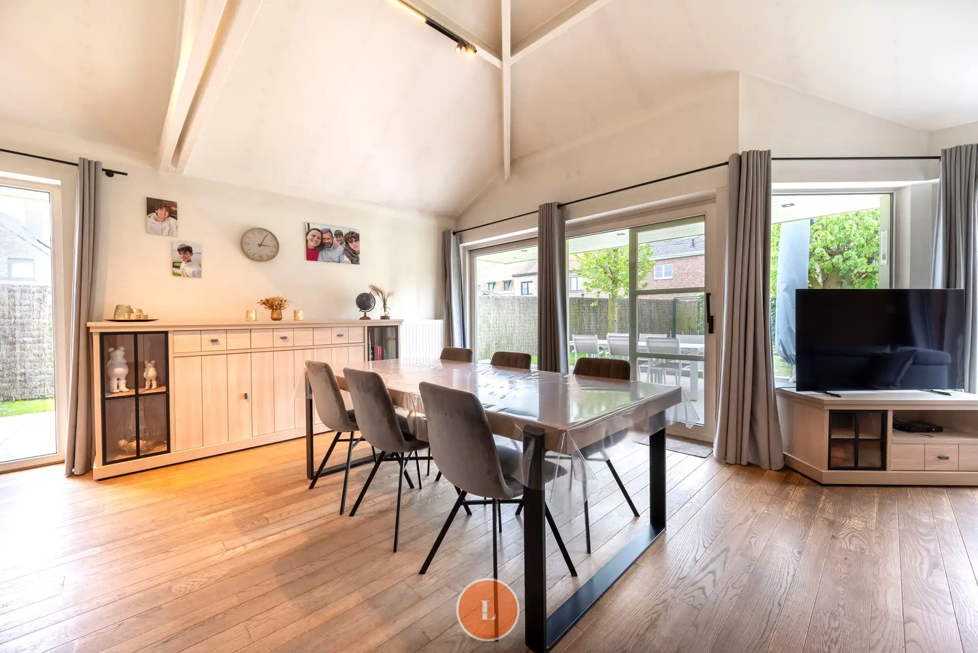 Prachtige villa met praktijkruimte en zonnepanelen op toplocatie in Menen foto 5