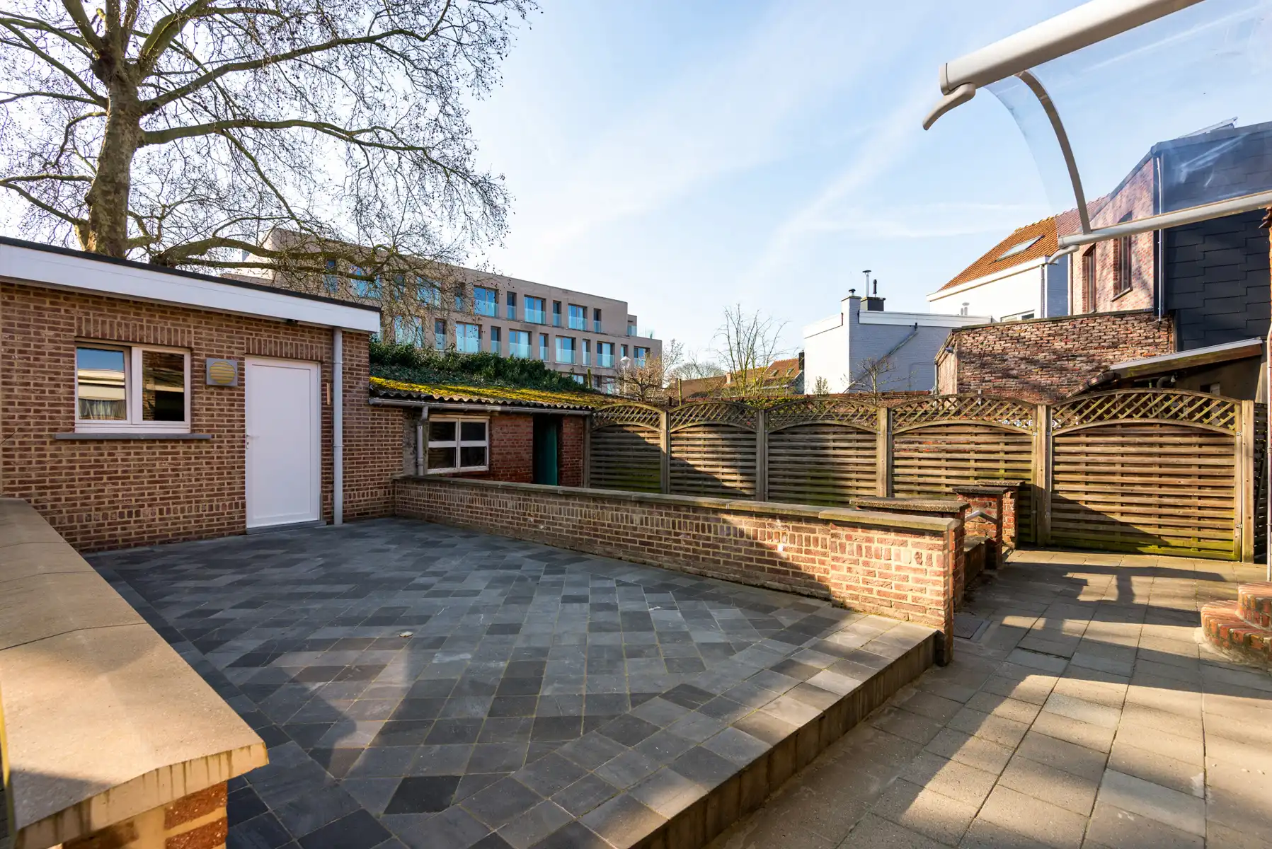 Instapklaar rijhuis met 2 slpk, terras en potentieel in Rumst foto 4