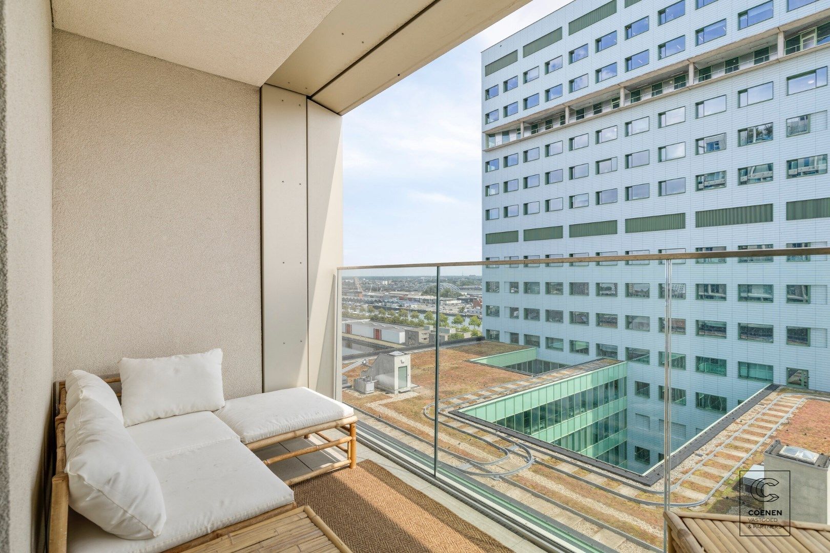 Design appartement van 83 m², twee slaapkamers en een ruim terras met een prachtig uitzicht over Antwerpen! foto 14