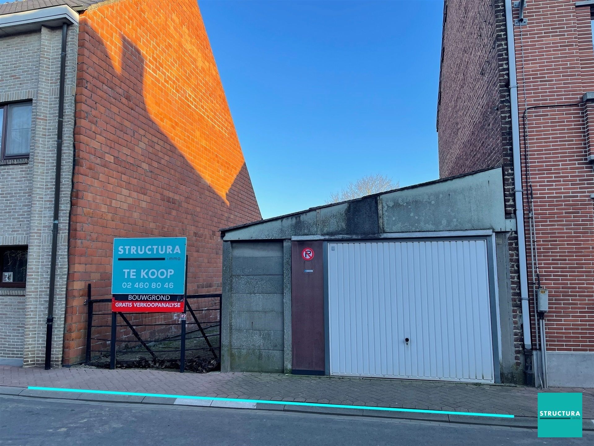 Bouwgrond een- of tweegezinswoning in het centrum foto {{pictureIndex}}