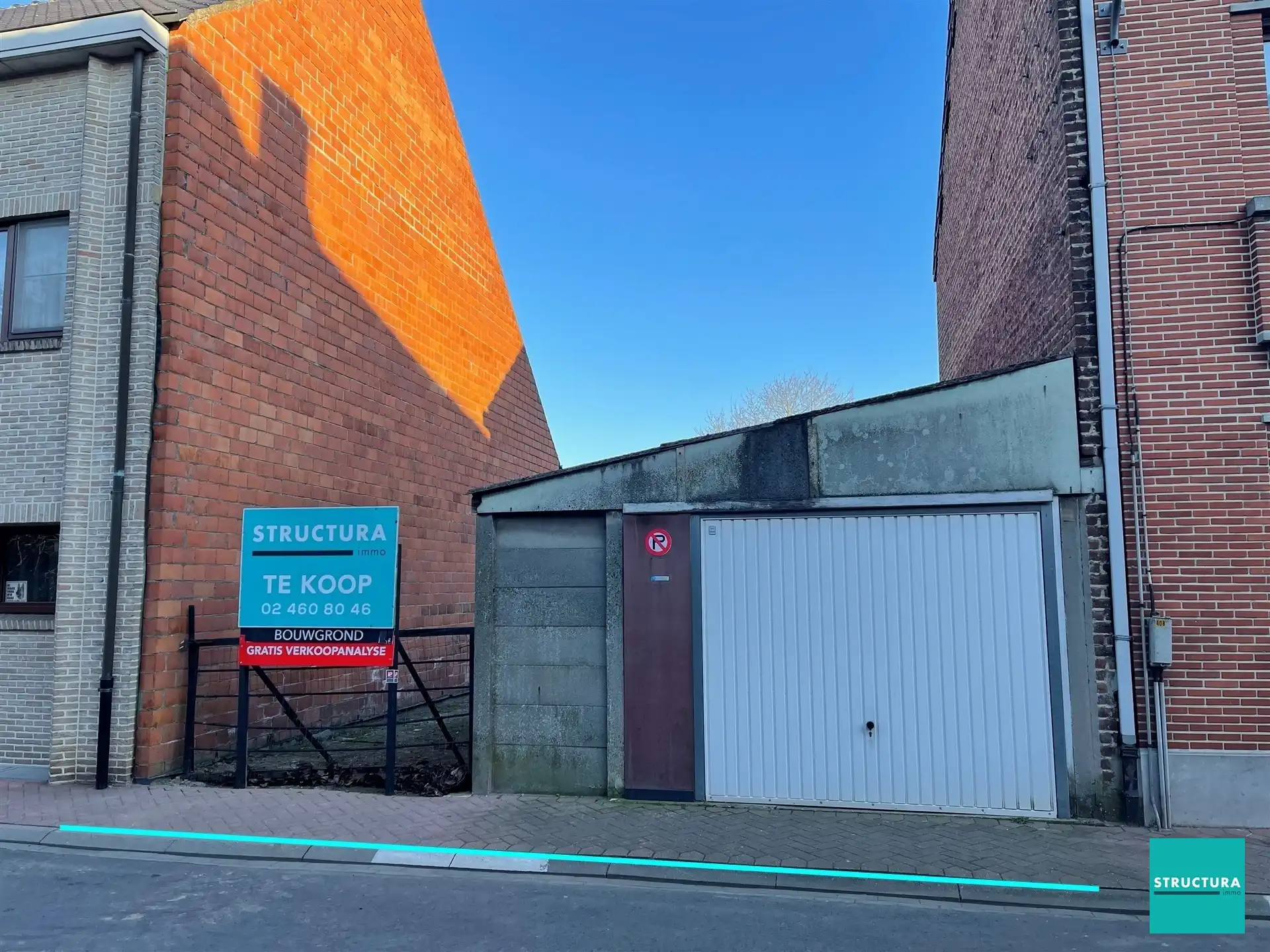 Bouwgrond een- of tweegezinswoning in het centrum foto {{pictureIndex}}