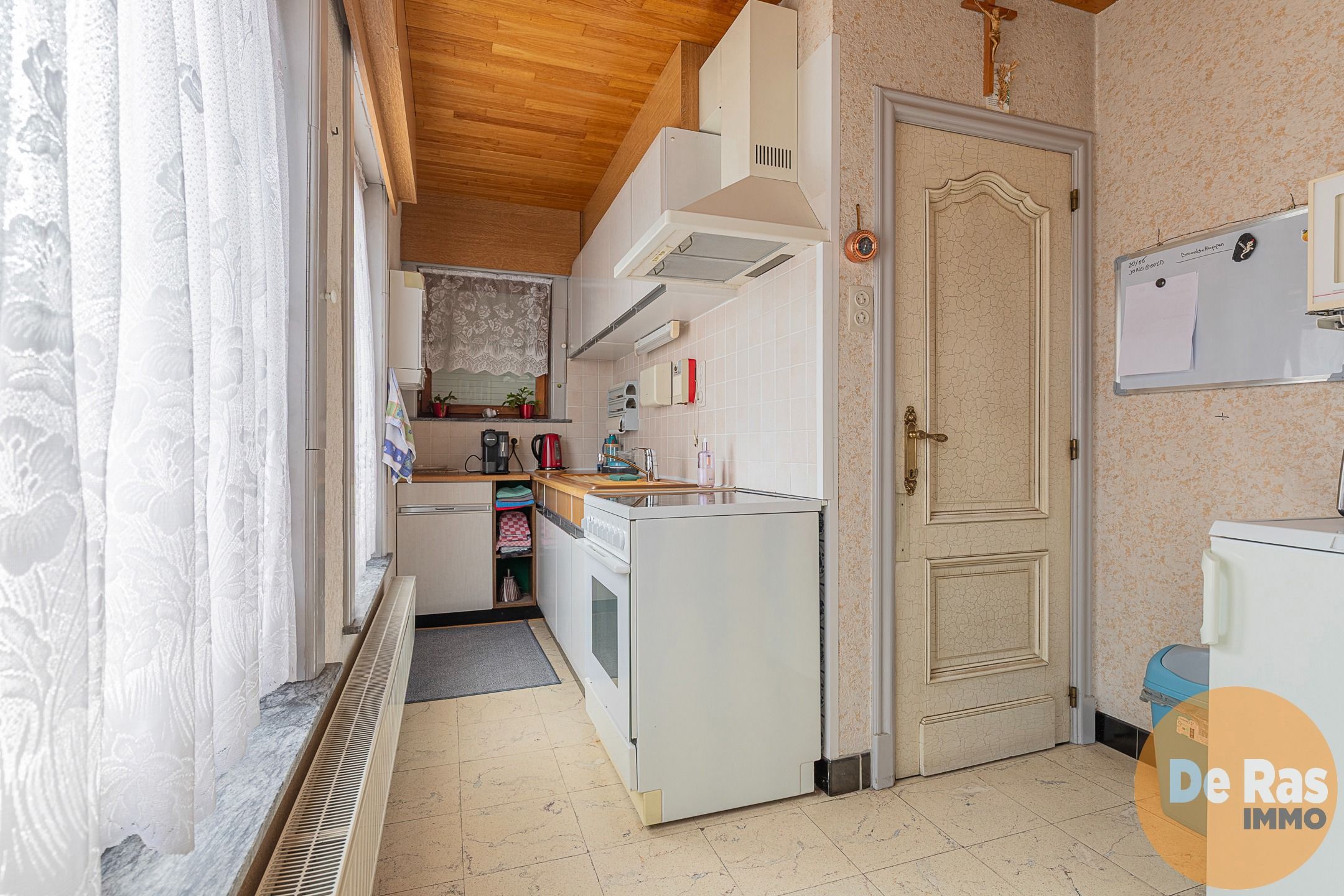 DENDERMONDE - Stevige halfopen woning met magazijn en garage foto 9