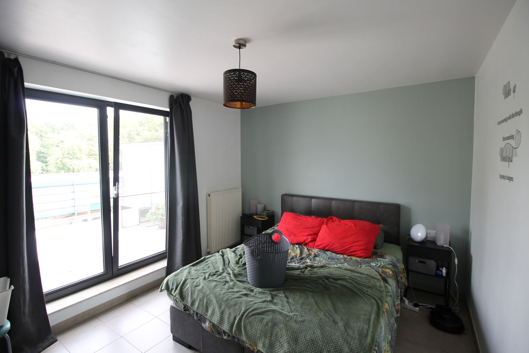 Een appartement op de 1ste verdieping met 2 slaapkamers, terras en garage.  foto 8