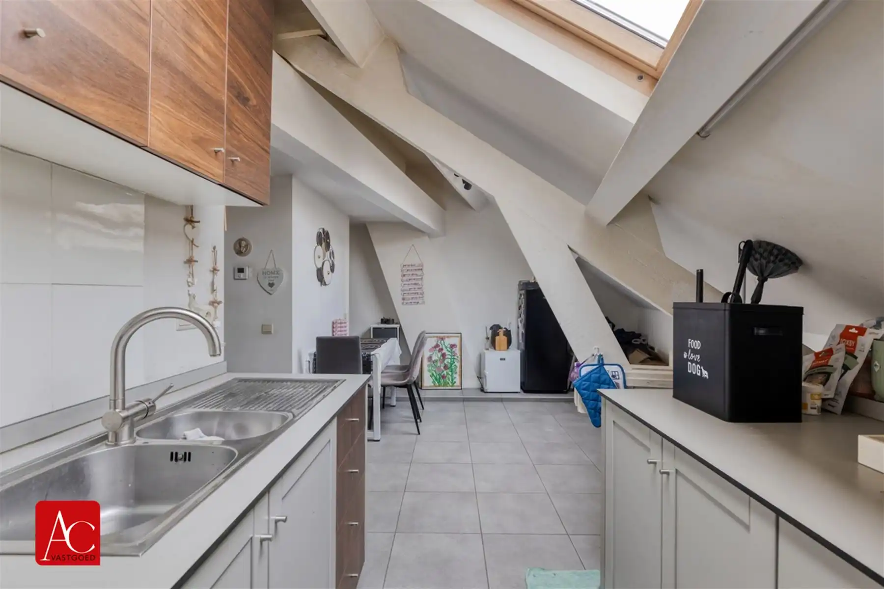 Appartementsgebouw bestaande uit 3 eenheden foto 11