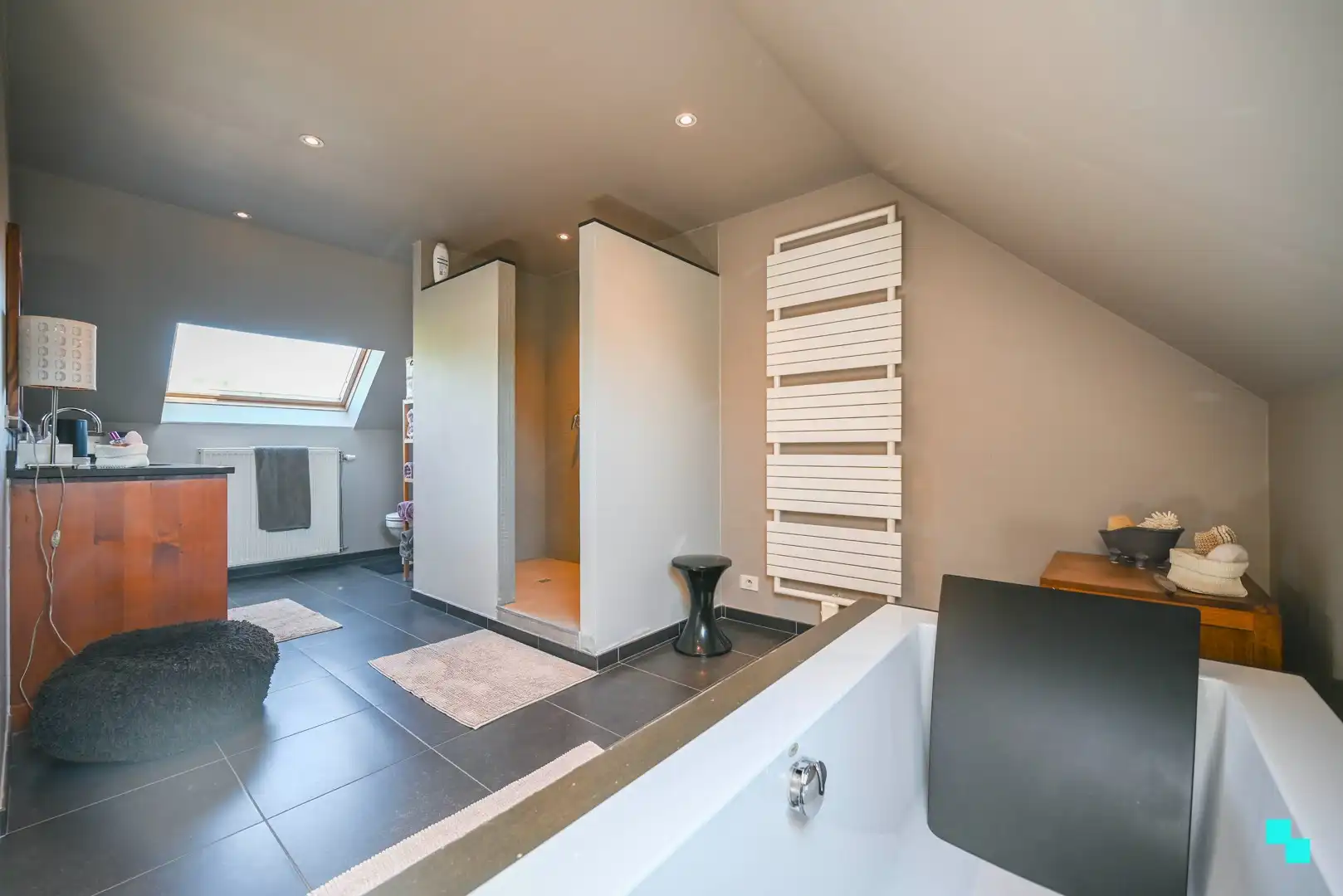 Riante dubbele woonst met 4 slaapkamers foto 29