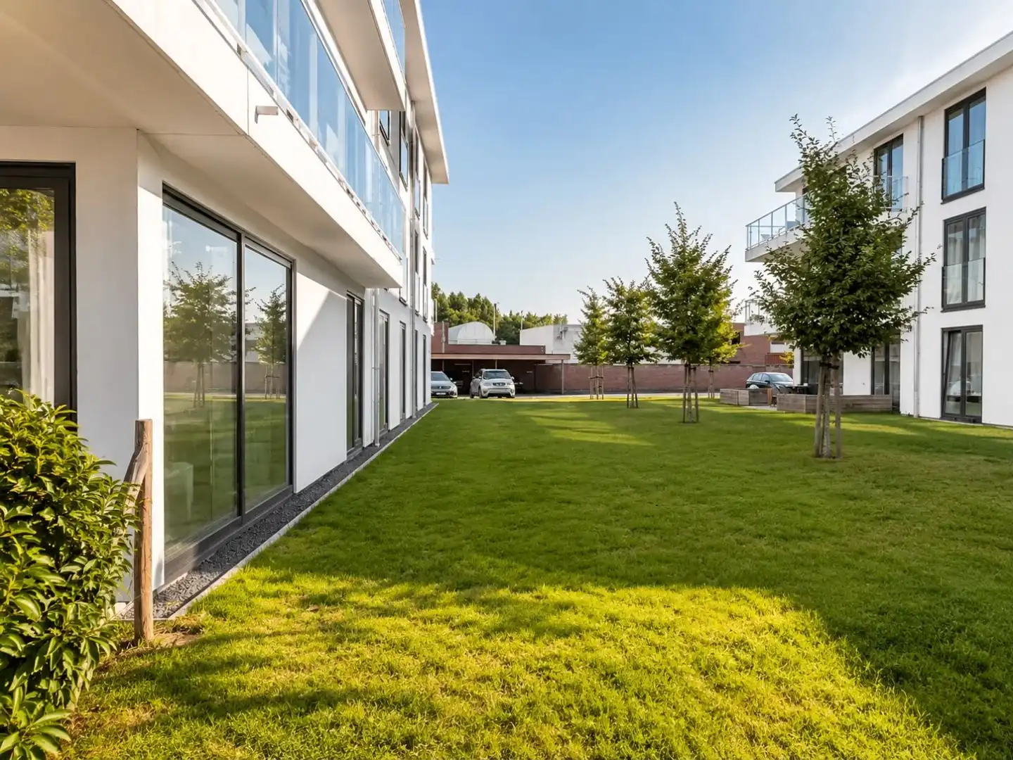 Modern gelijkvloers appartement met 2 slaapkamers, lichtrijke leefruimte en terras dichtbij Kortrijk.  foto 2