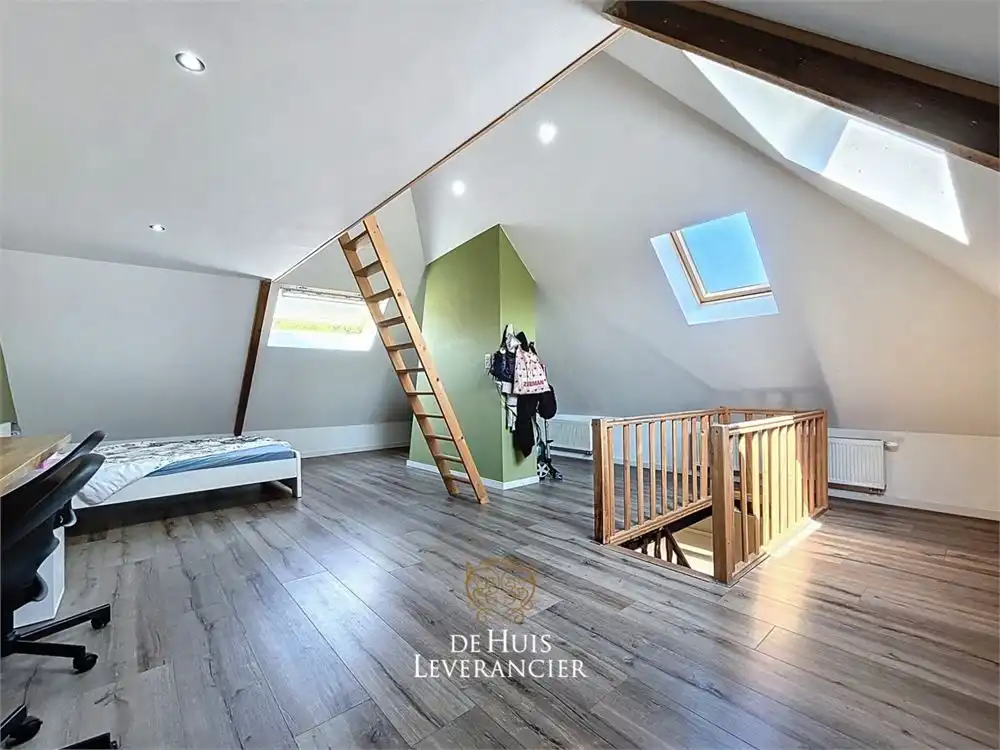 Prachtige, gerenoveerde woning met tuin en garage op toplocatie te koop in Mortsel! foto 24