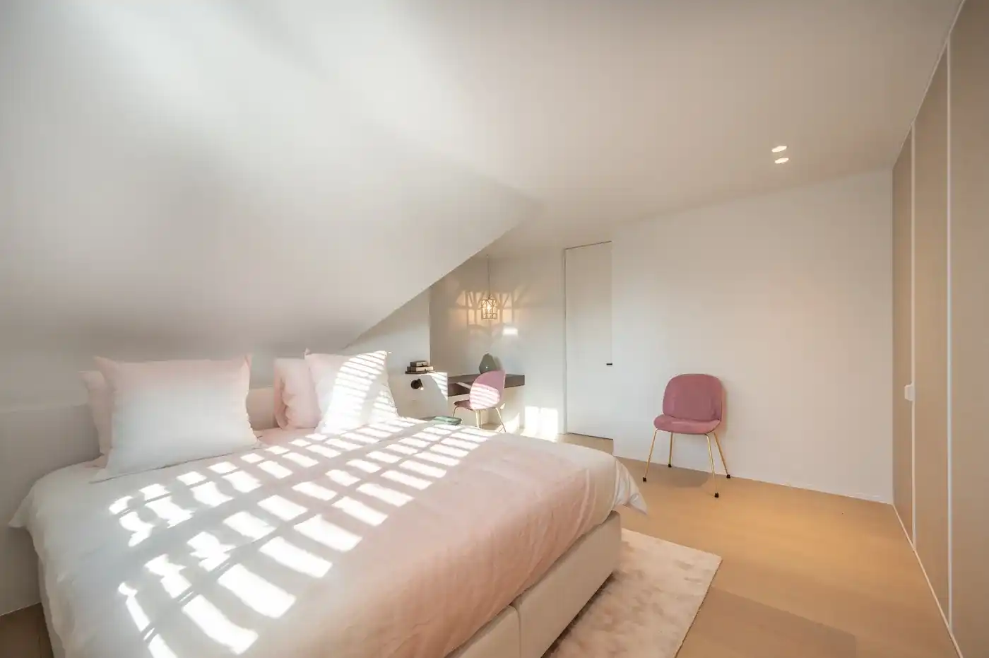 Zeer rustig gelegen en instapklare villa nabij de Oude Molen. foto 14